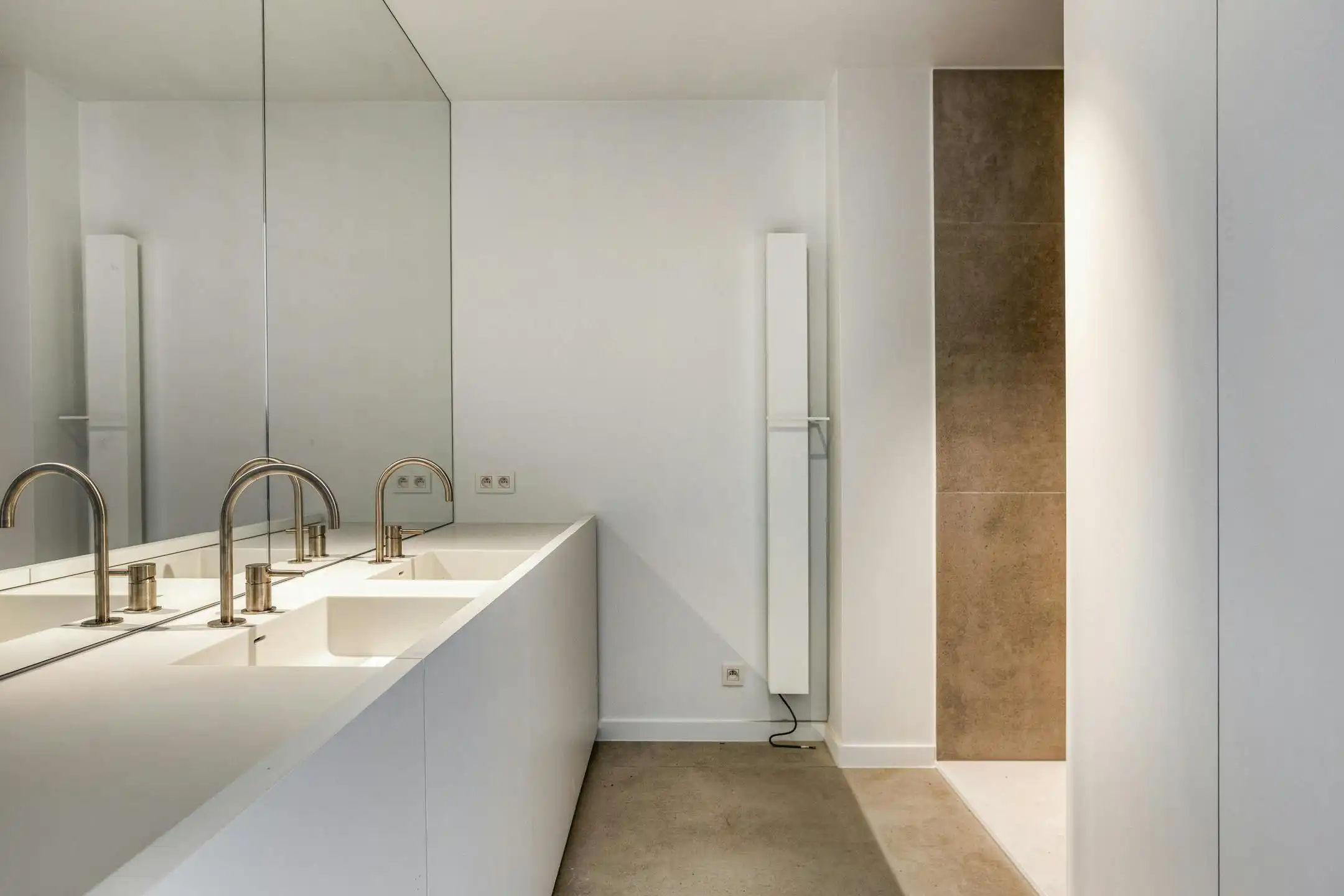 Ruim nieuwbouw appartement (147m²) met 3 slaapkamers foto 18