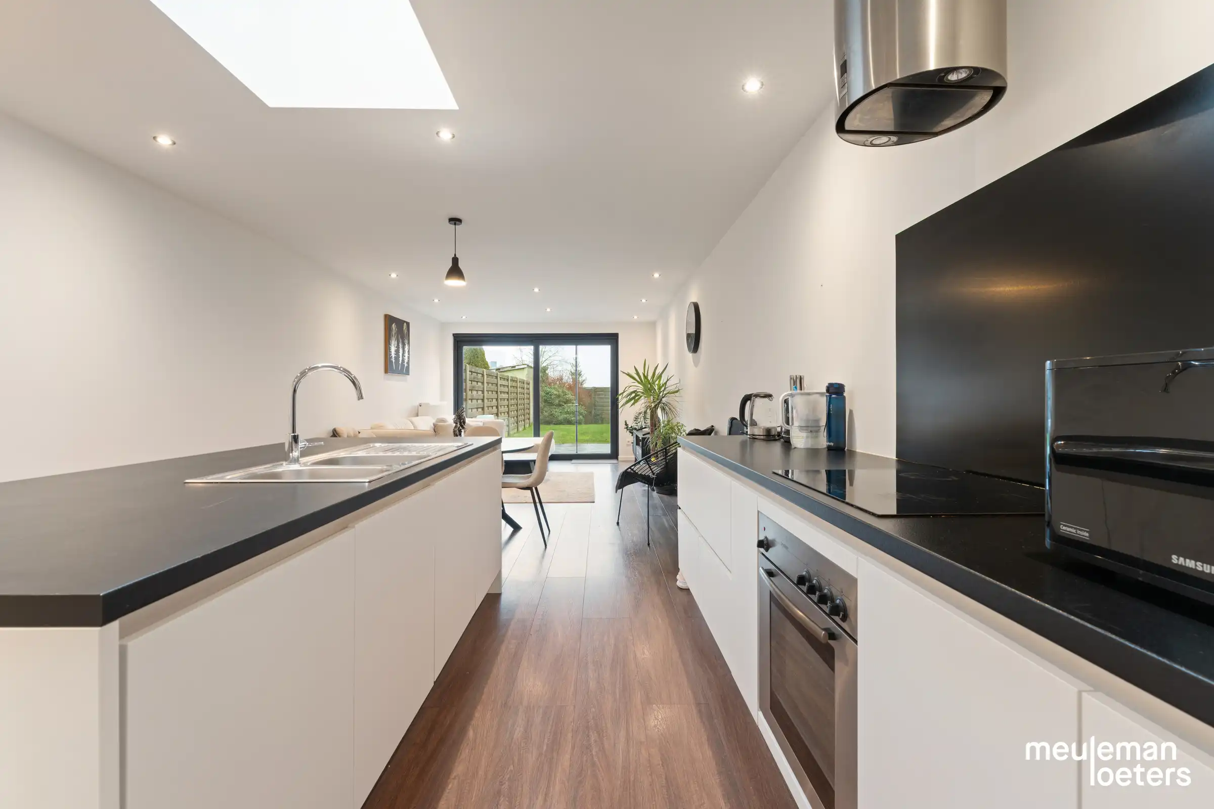 Volledig gerenoveerde woning met hedendaags comfort foto 3
