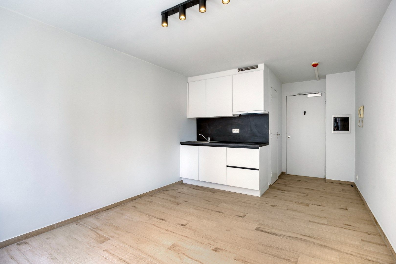 Instapklare studio in het centrum van Leuven! – EPC 140 kWh/m² - bewoonbare oppervlakte 20 m²  foto {{pictureIndex}}
