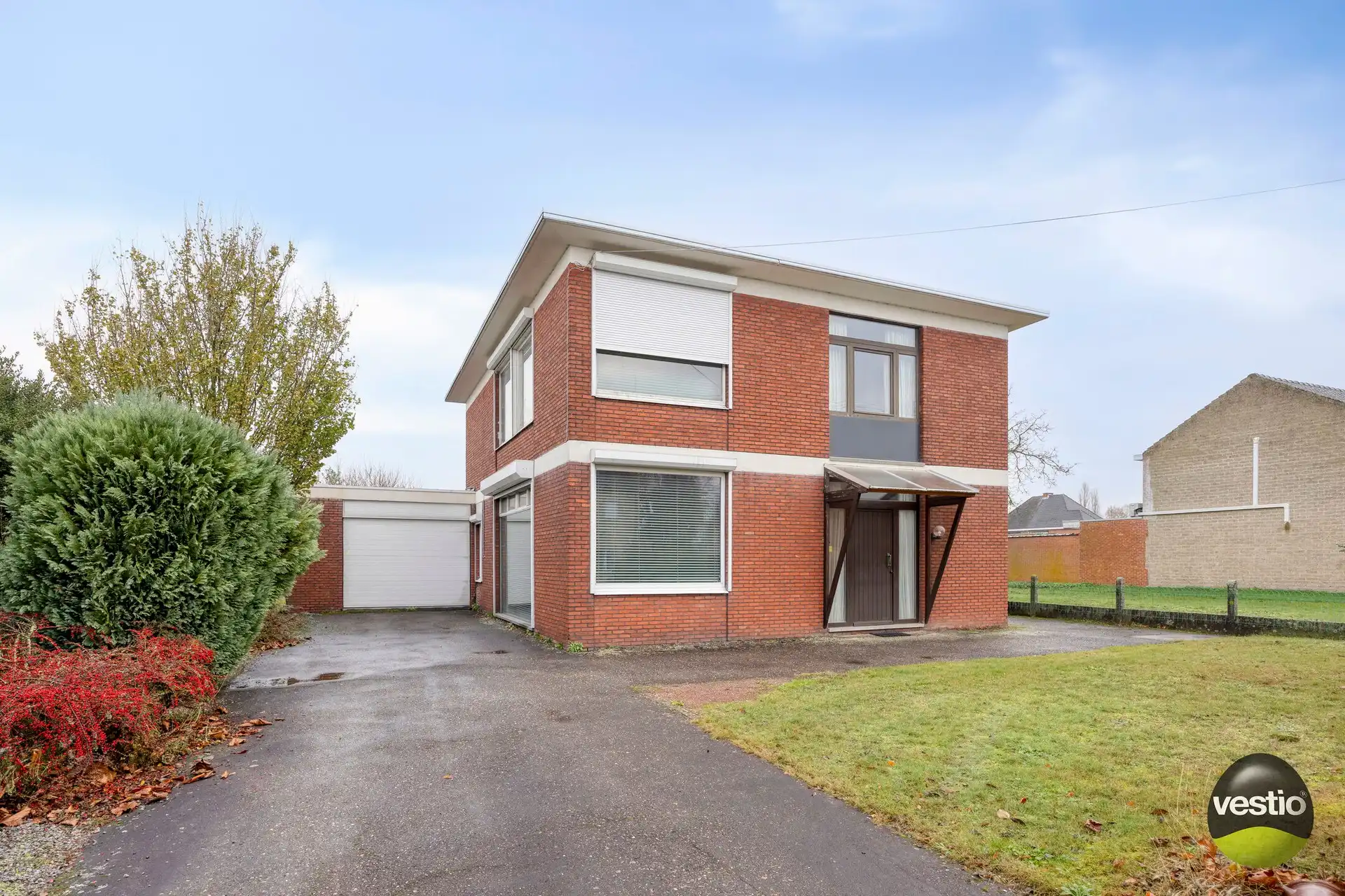 Rustig gelegen woning in Kermt op mooi perceel van 800 m². foto 2