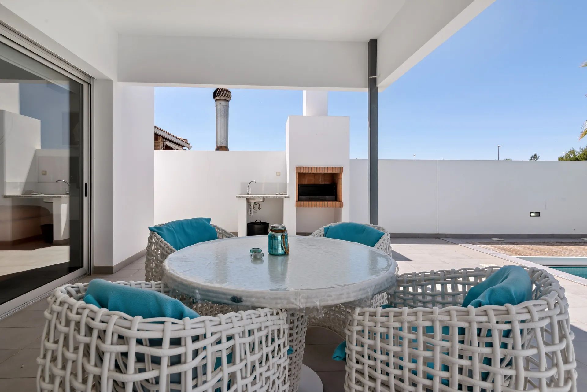 Luxe moderne villa - volledig gemeubileerd, met kelder. Mis deze kans niet! foto 19