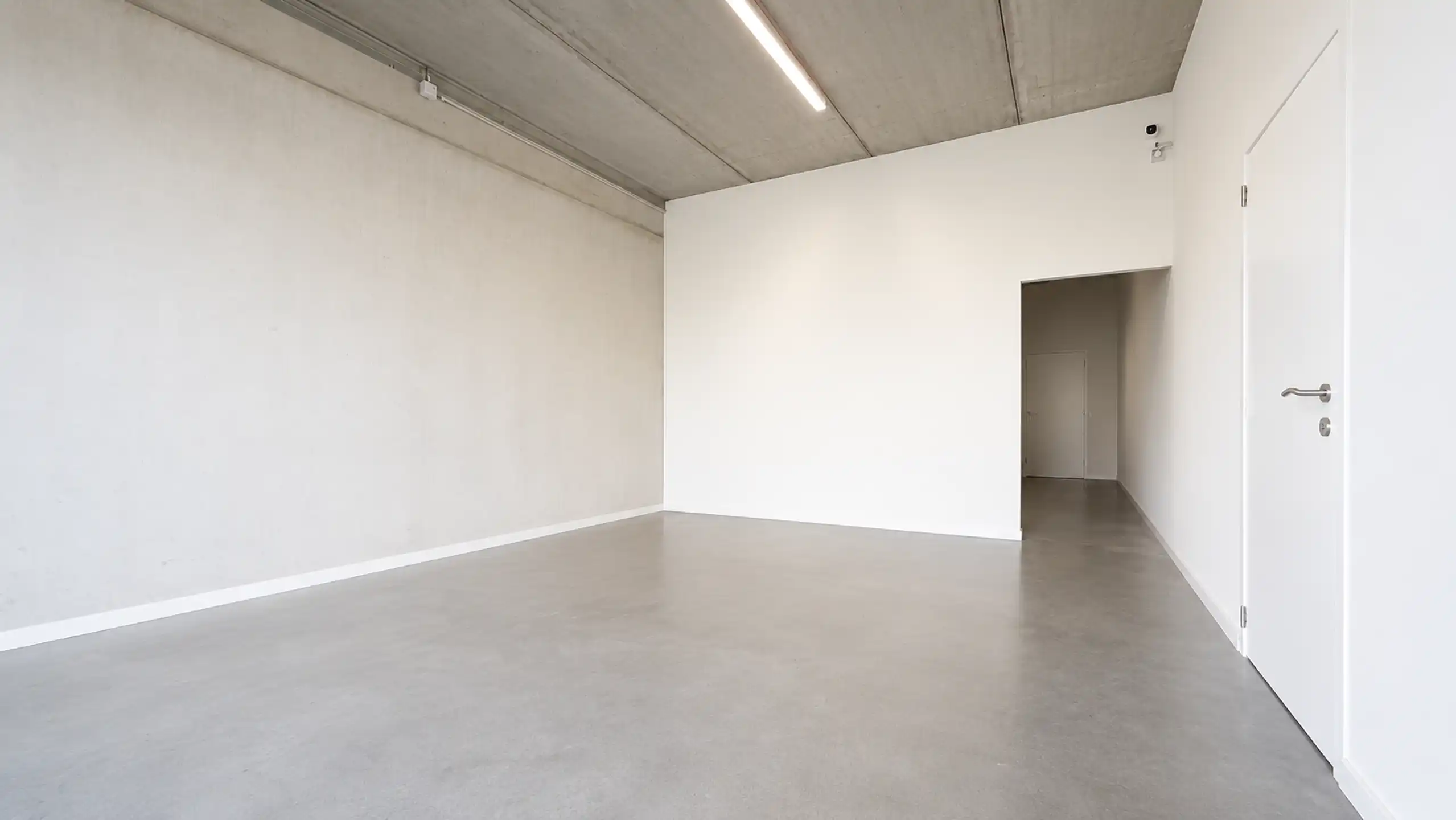 Recente KMO-unit van 400m² met kantoren op toplocatie in HZ! foto 17