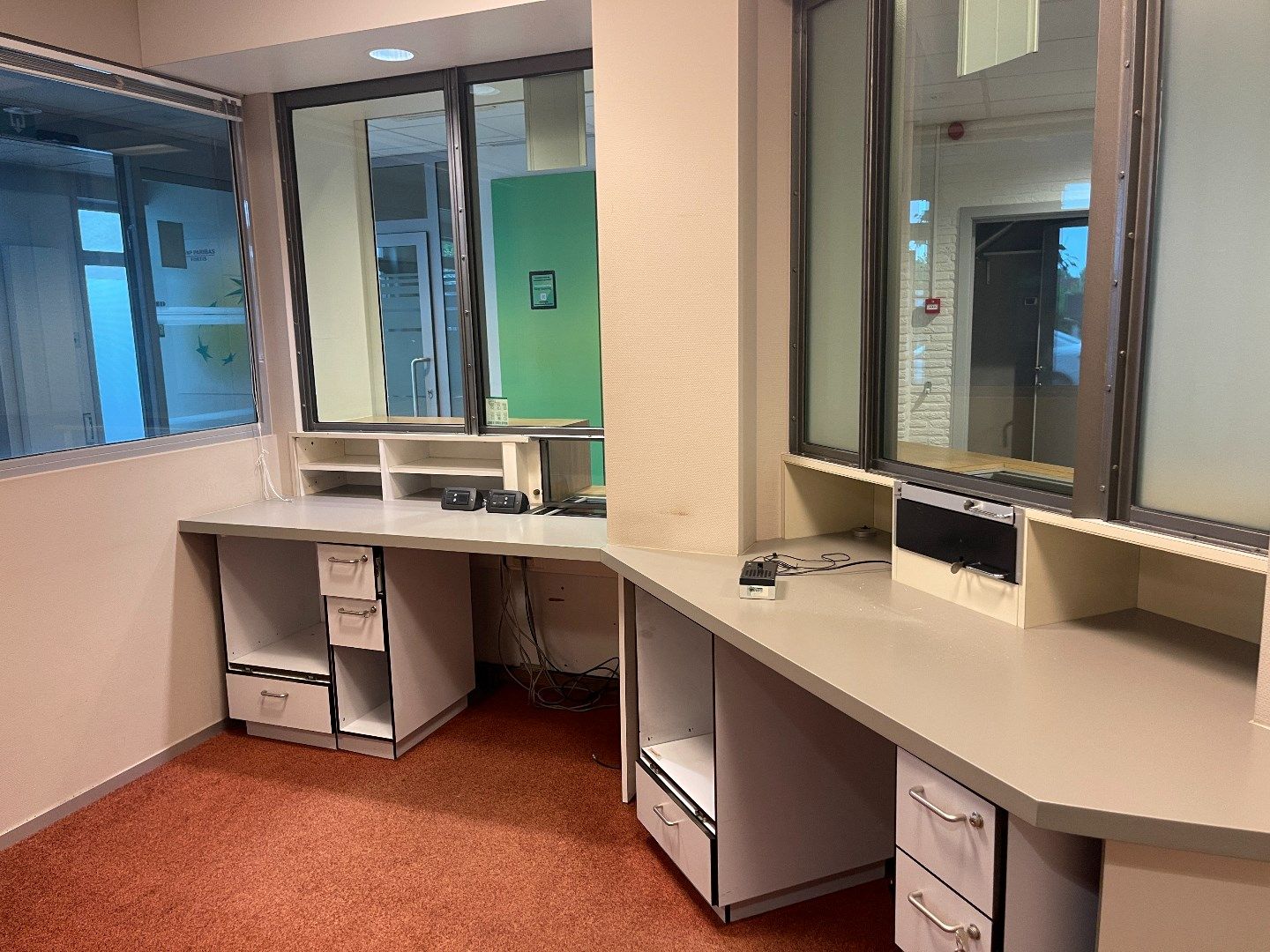 Kantoorgebouw 482m² op 3a85ca met tuin en garage op commerciële topligging foto 5