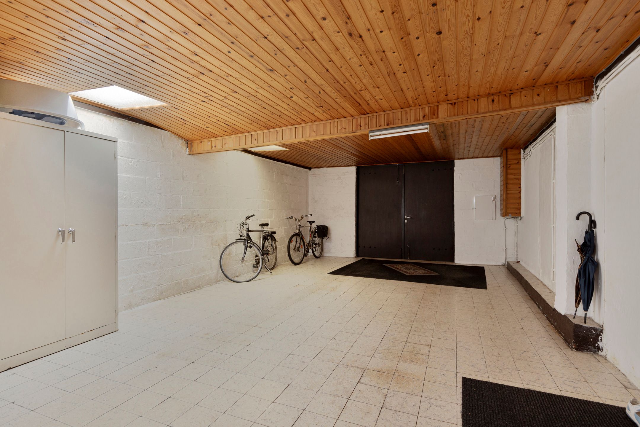 Te renoveren woning met grote garage/werkplaats op 941m² foto 23