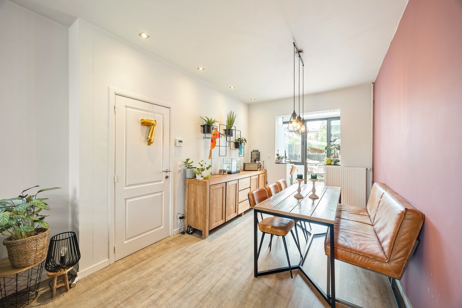 Moderne, instapklare woning (±130 m²) met 3 slaapkamers, badkamer en stadstuin van ±25 m² foto 6