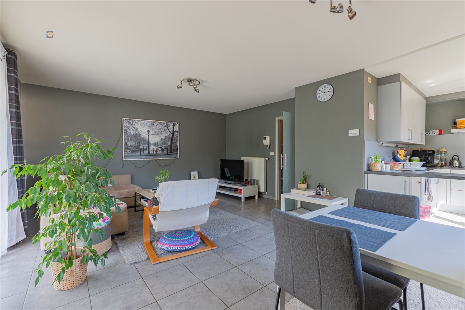 Comfortabel instapklaar appartement met terras en garagebox foto 5
