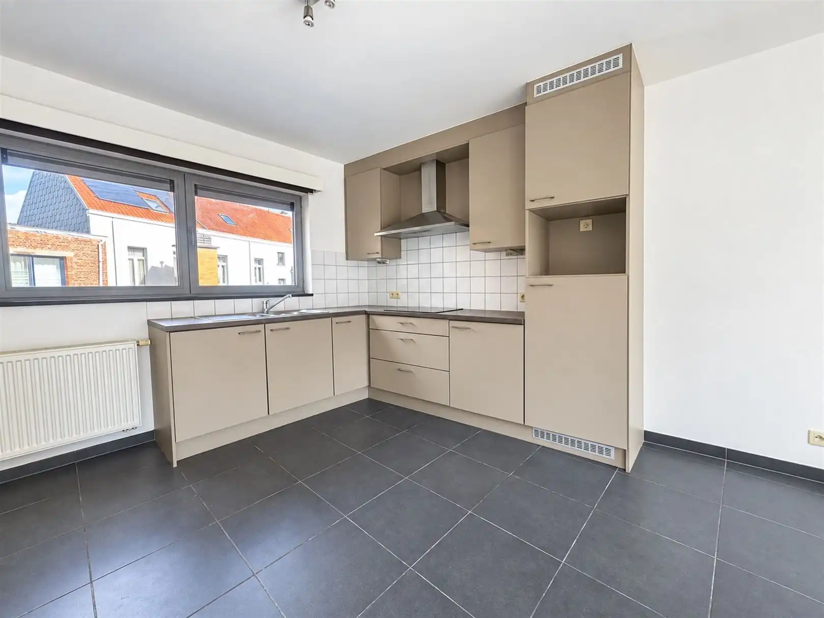 Instapklaar recent appartement aan stadsrand van Sint-Niklaas foto 4