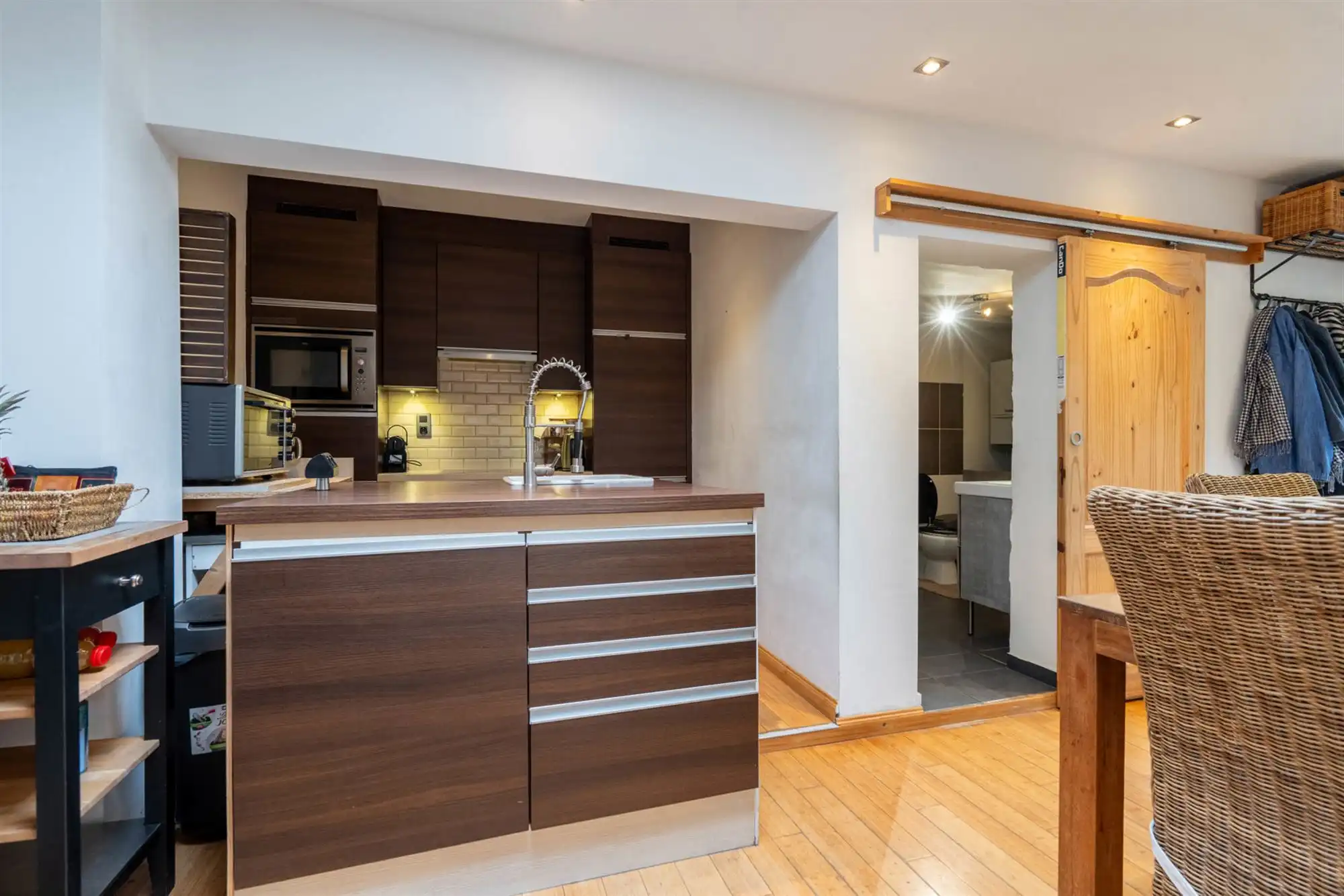 Instapklare woning met 4 (slaap)kamers en tuin in Mechelen! foto 2