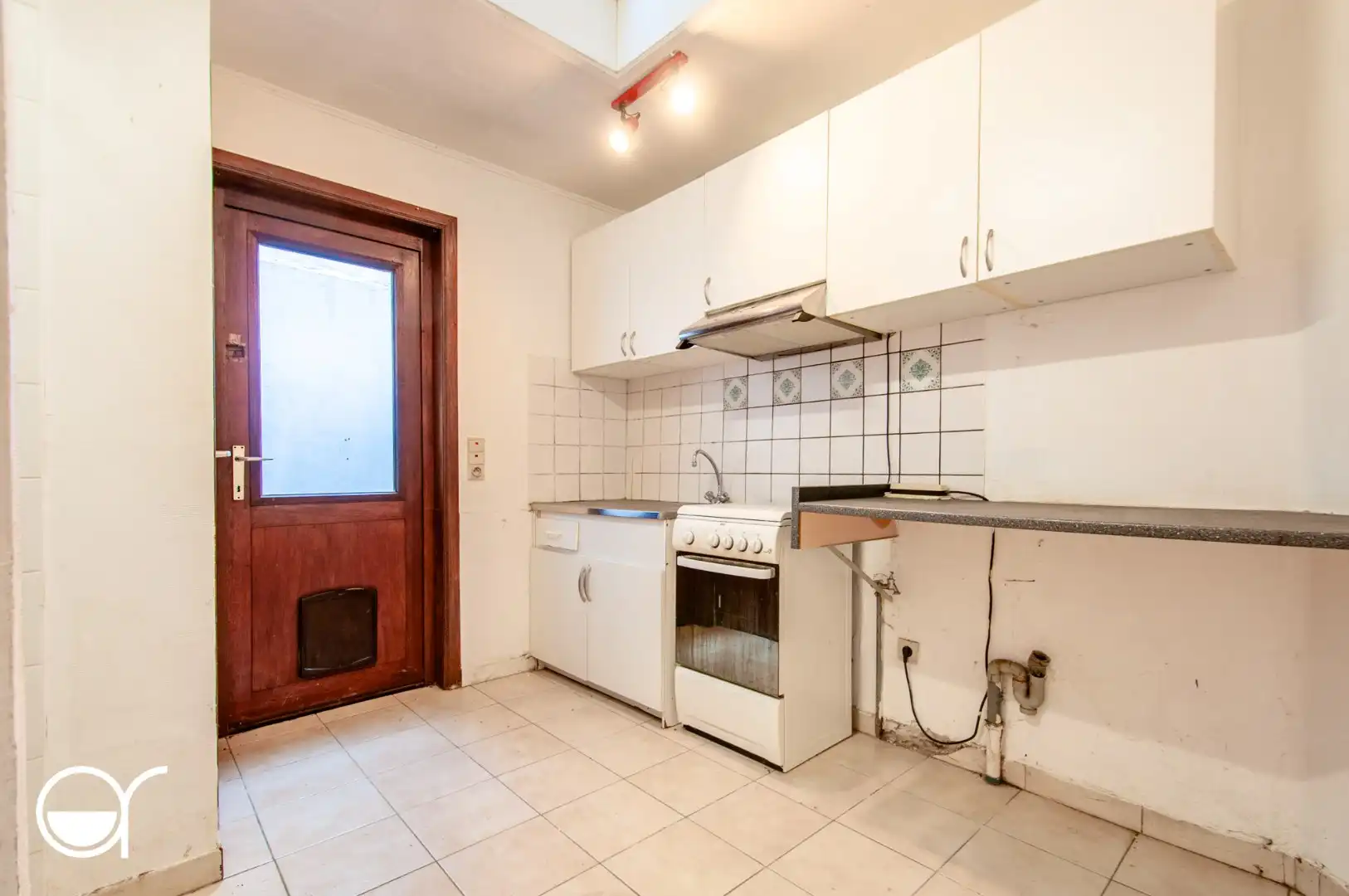 Te renoveren arbeiderswoning met 2 slaapkamers foto 6