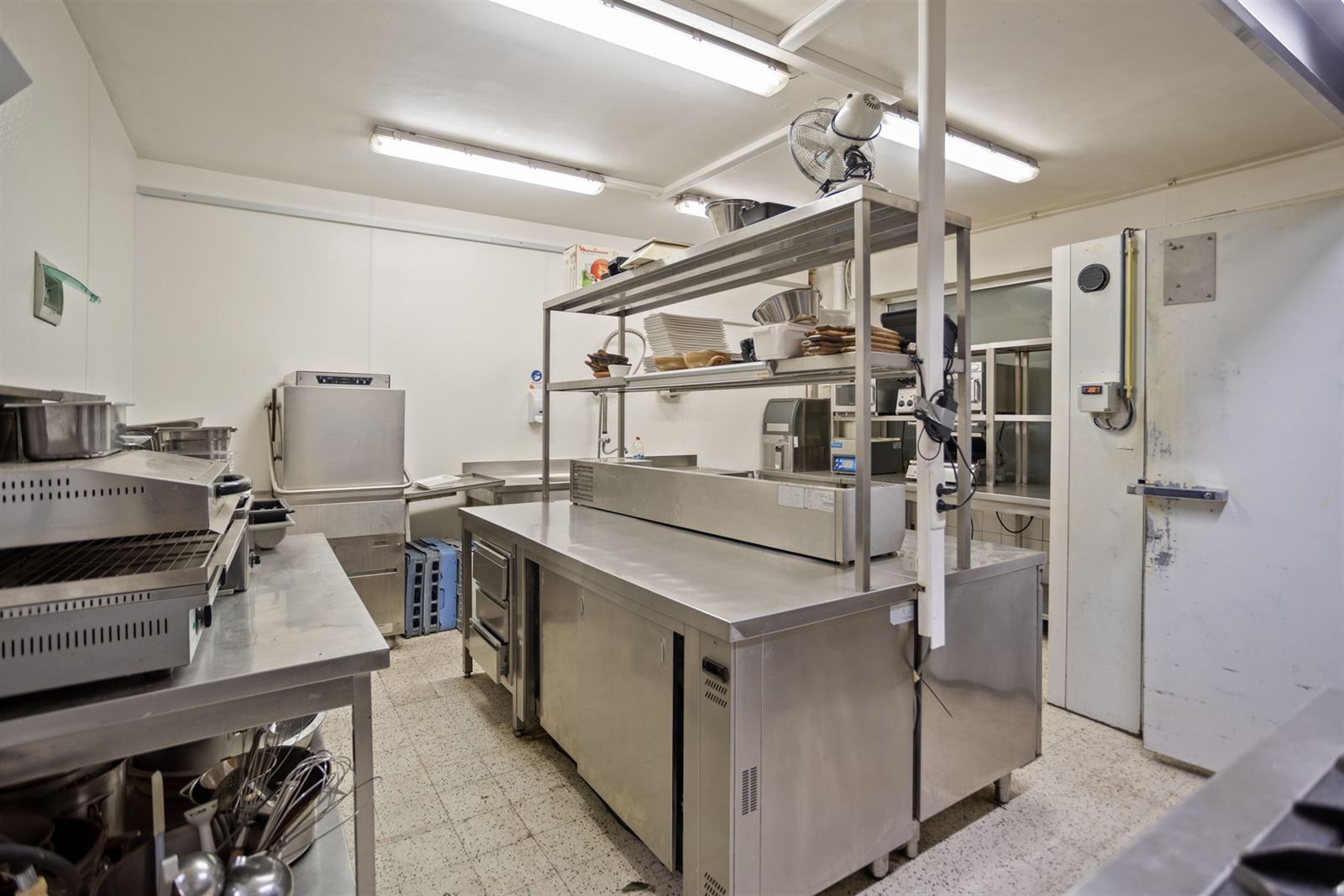 Volledig uitgerust restaurant, klaar voor opstart! foto 16