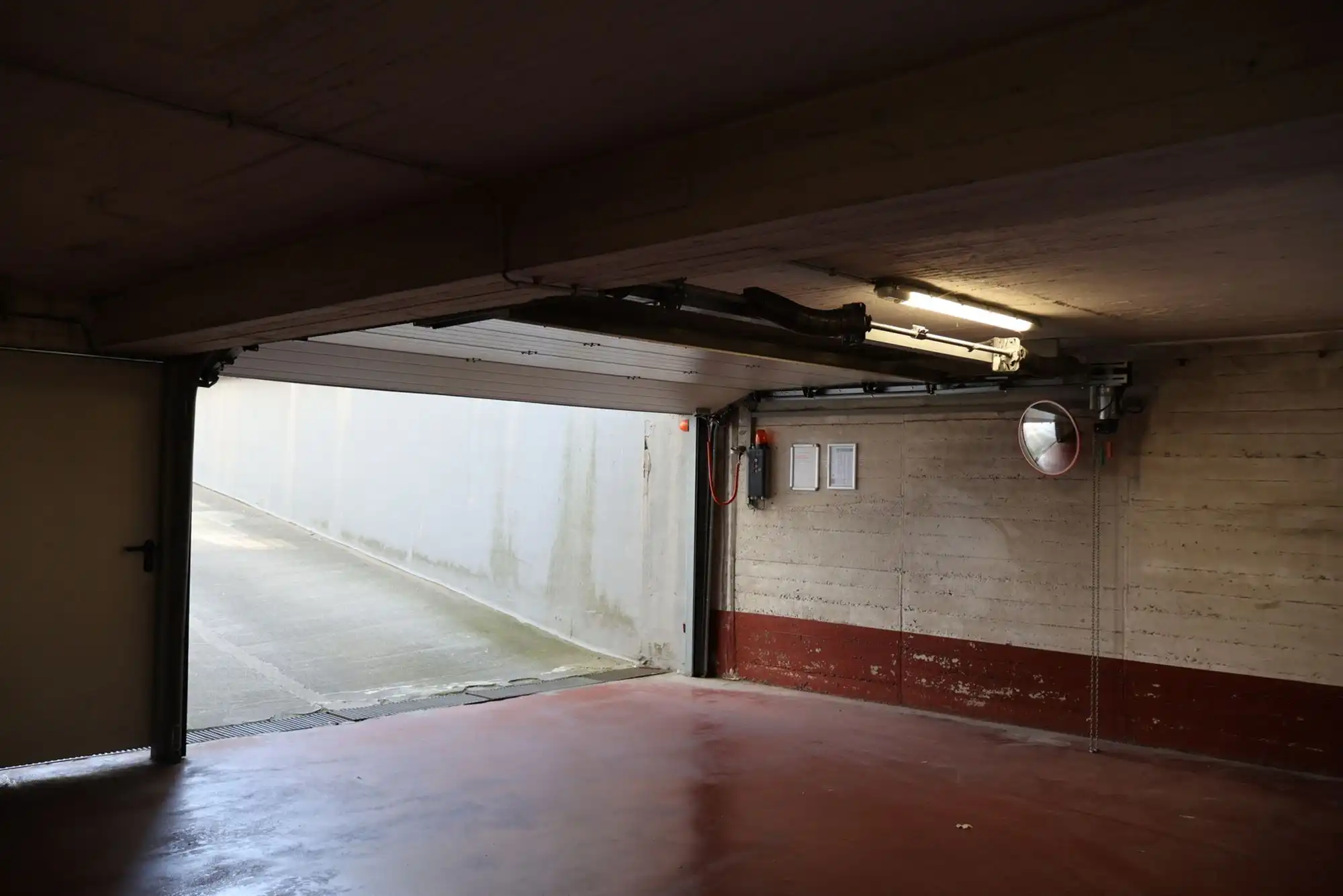 Afgesloten garagebox in Deurne foto 3