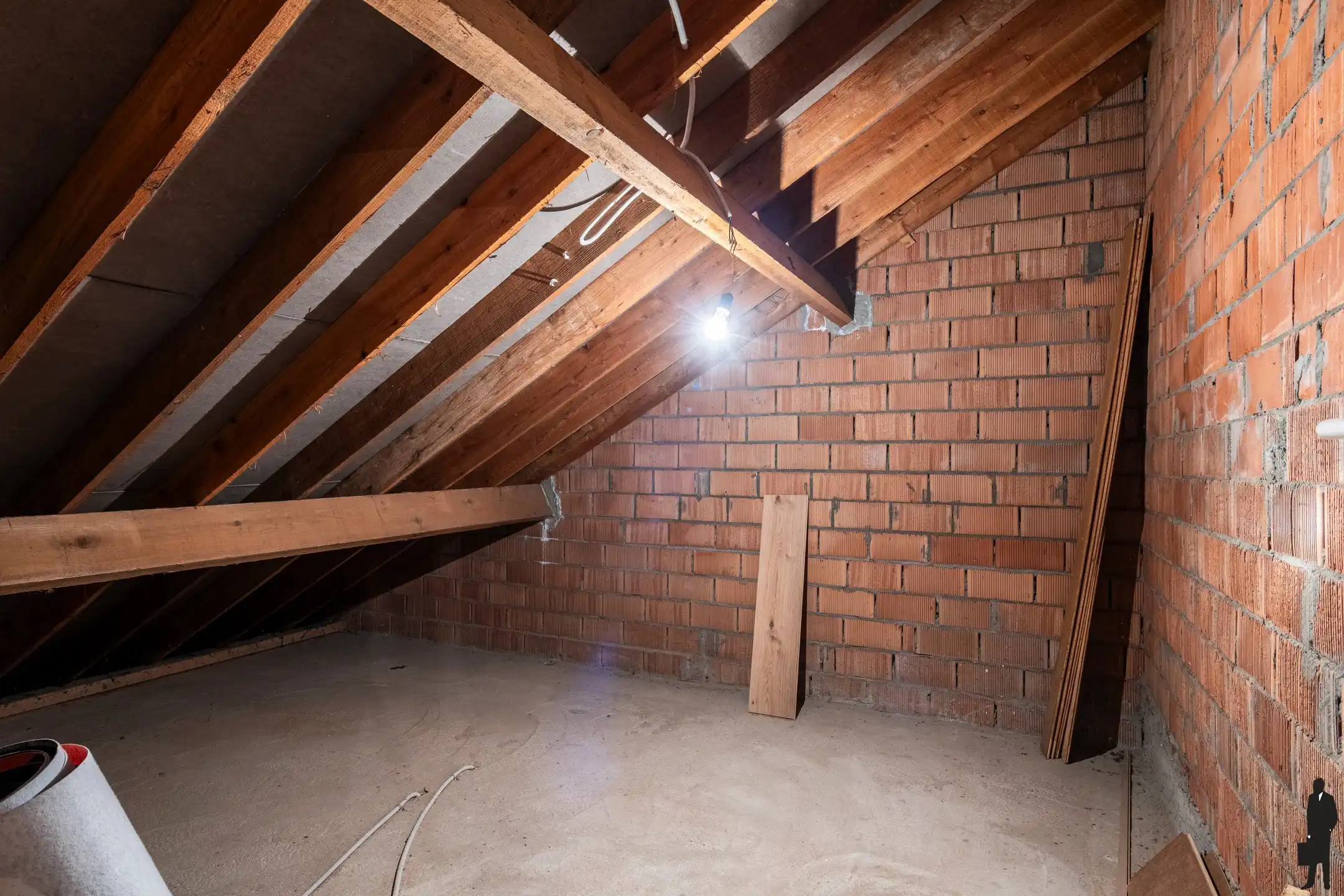 Vrijstaande woning op een ruim perceel van ca. 1.300 m² in hartje Loenhout! foto 26