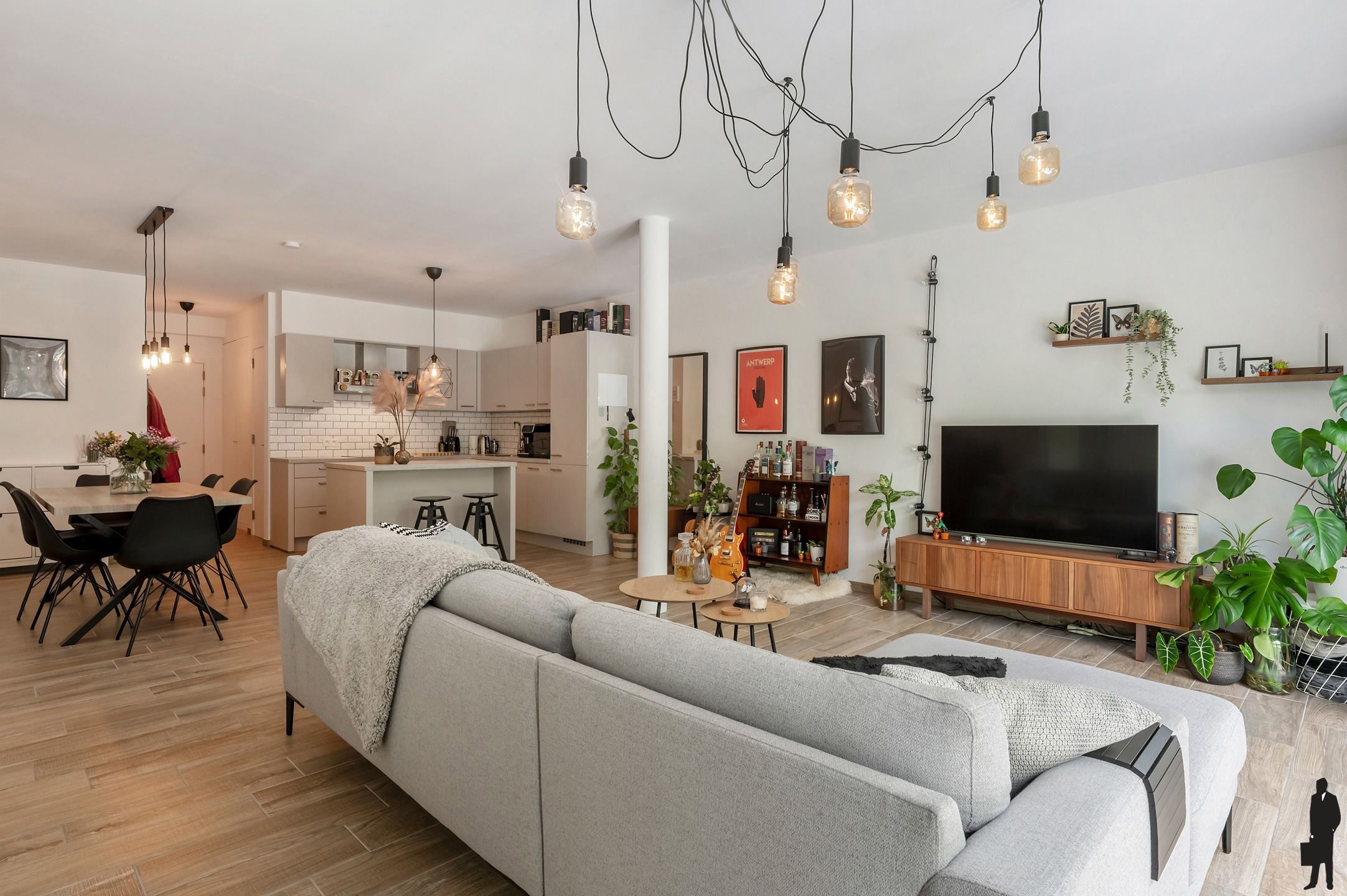 Instapklaar en energiezuinig gelijkvloers app. (91m²) met 1 slk, grote tuin met terras en ondergrondse autostaanplaats/berging. foto 5