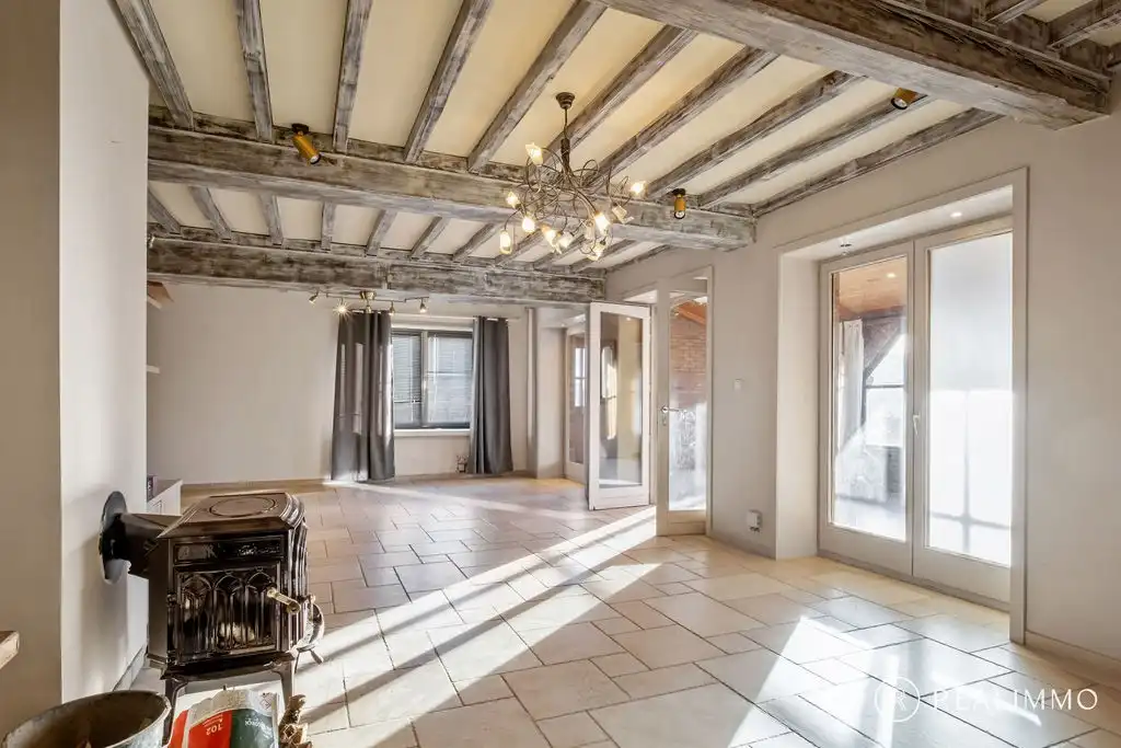 Zéér ruime rustig gelegen villa met bijgebouwen op  8.292m² foto 9