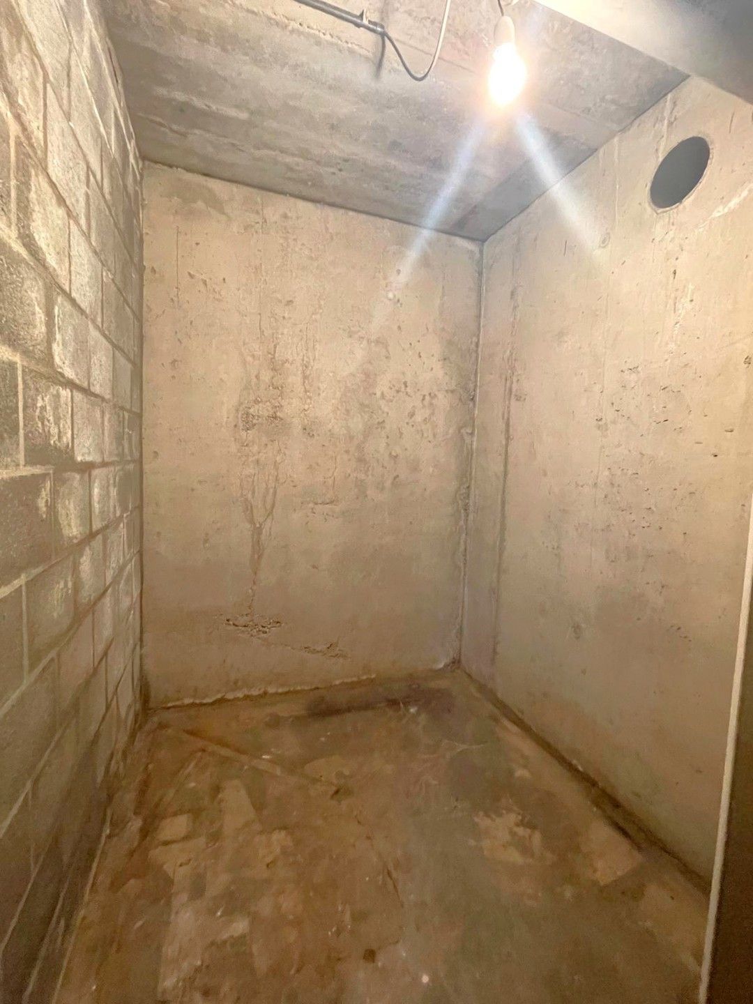 Staanplaats met berging foto 6