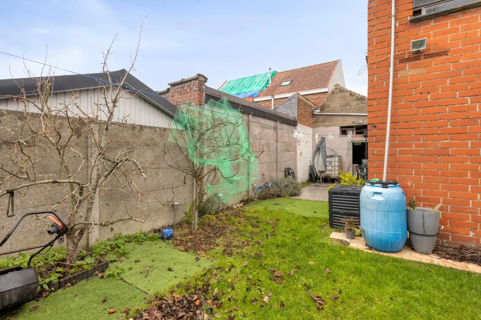 Ruime woning met 4 slaapkamers, garage en tuin in een leuke buurt! foto 17