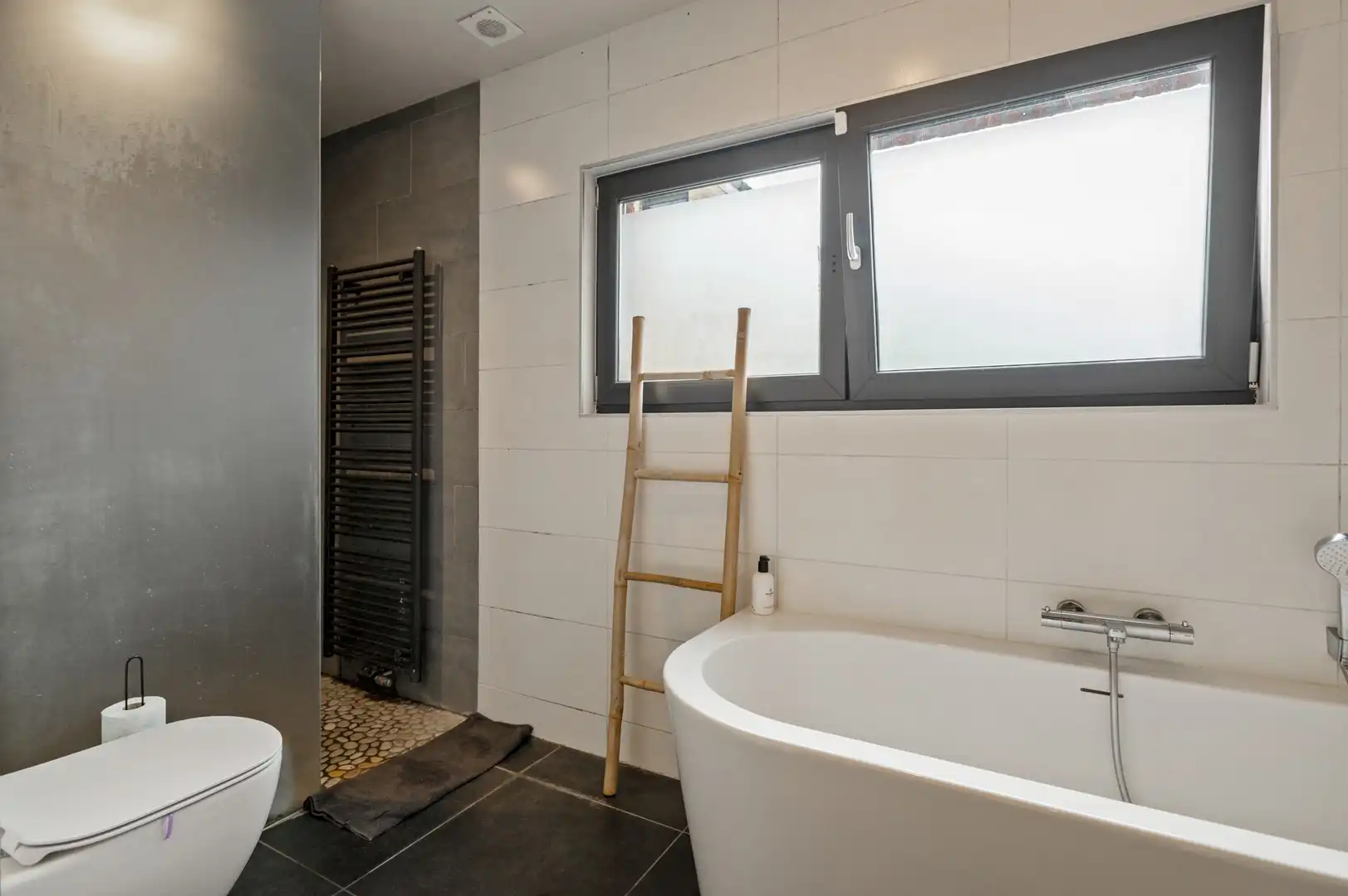 Energiezuinige woning met ZW-tuin en 3 slpks foto 13