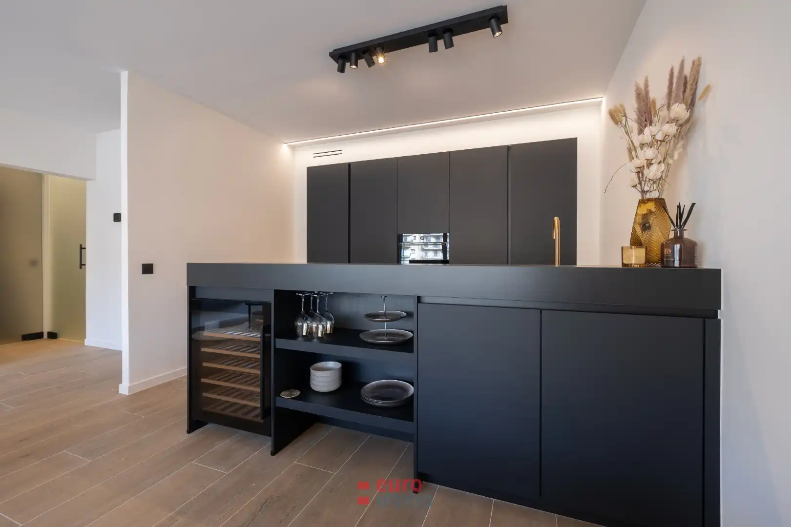 Subliem gerenoveerd appartement met hoogwaardige afwerking en ruim terras foto 4