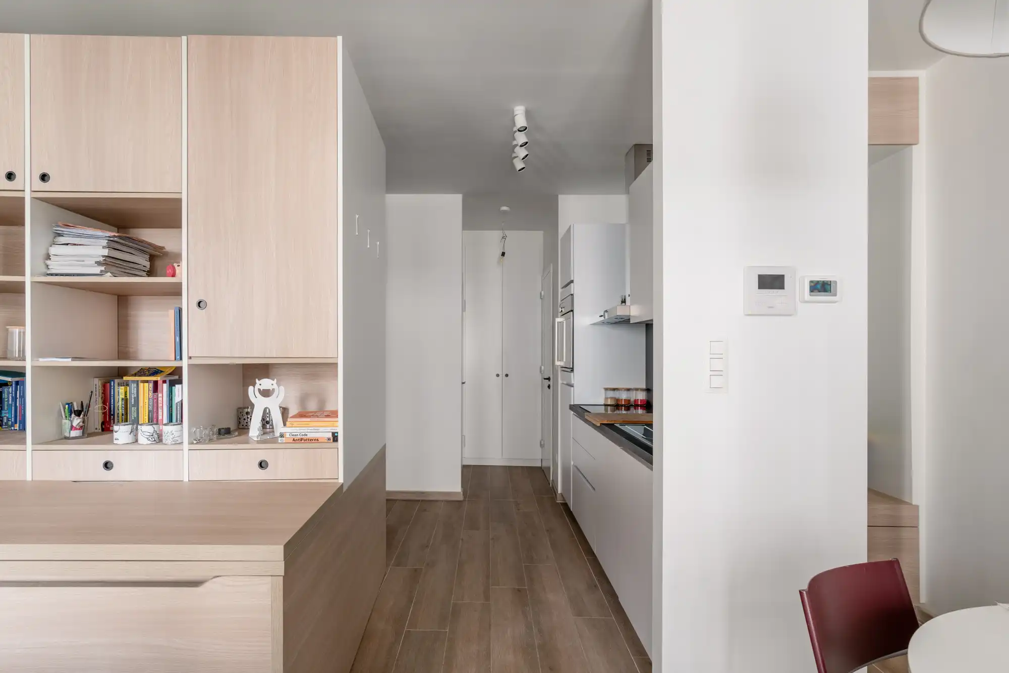 Functionele studio met terras, gemeenschappelijke binnentuin en ondergrondse autostaanplaats(en). foto 3