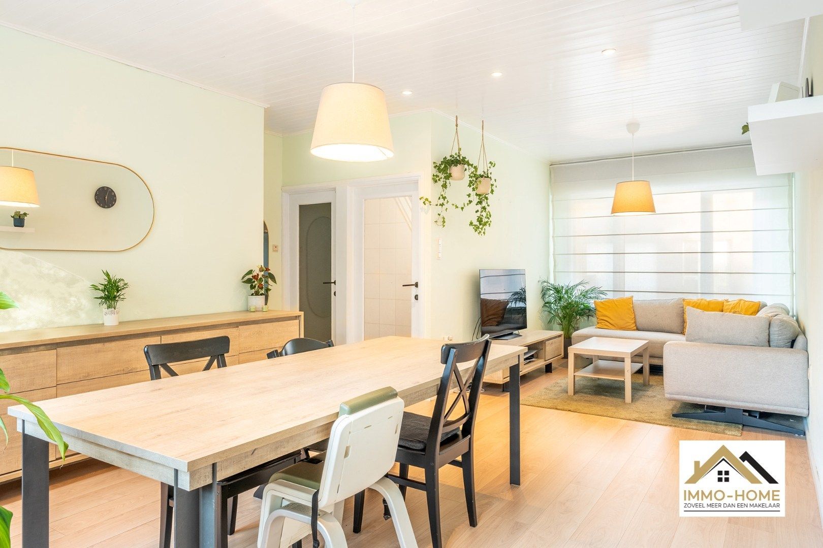 CHARMANTE WONING IN RUSTIGE, GROENE OMGEVING TE ZELZATE foto {{pictureIndex}}