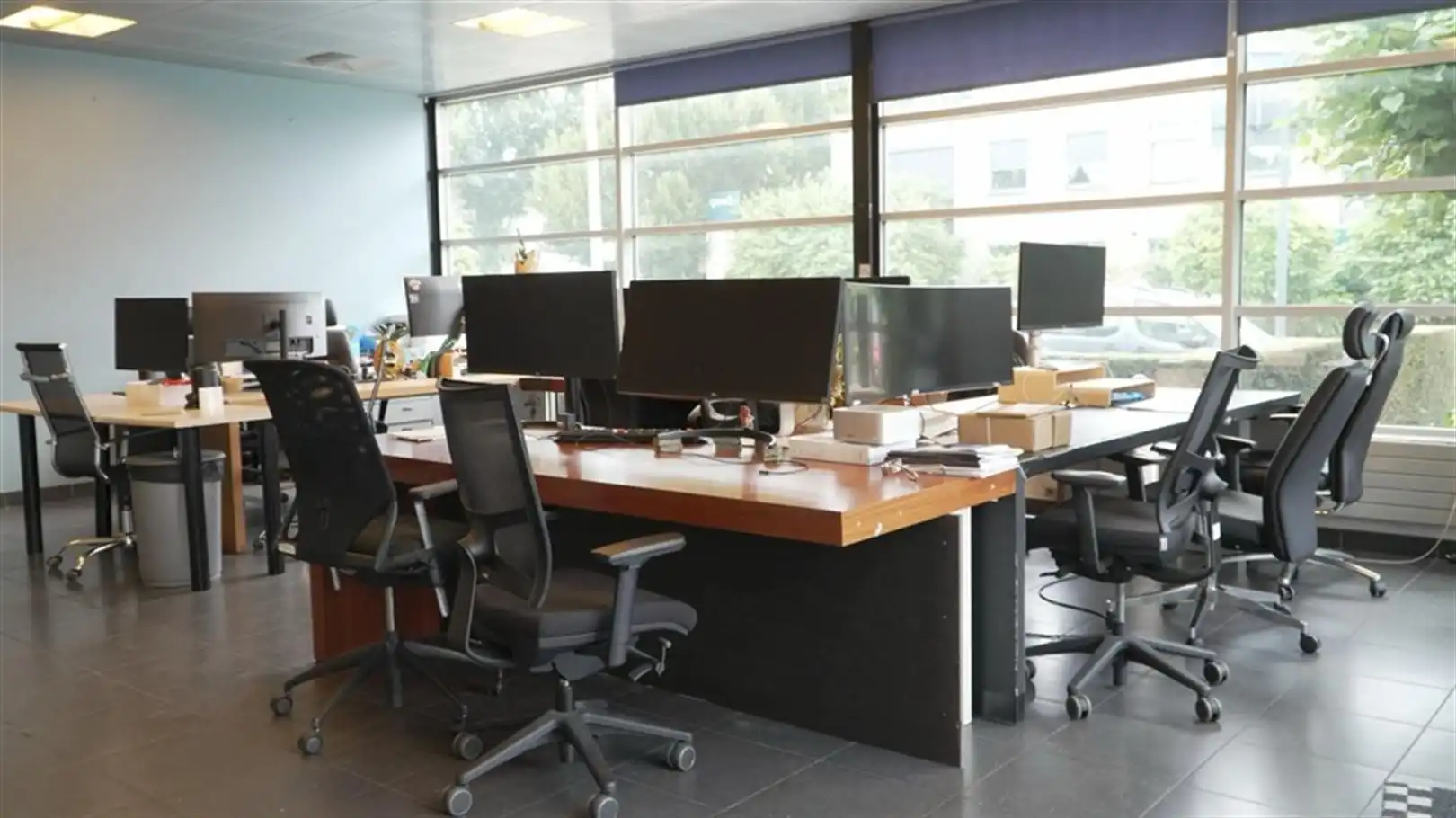 Magazijn met kantoren op toplocatie in Zwijnaarde foto 18