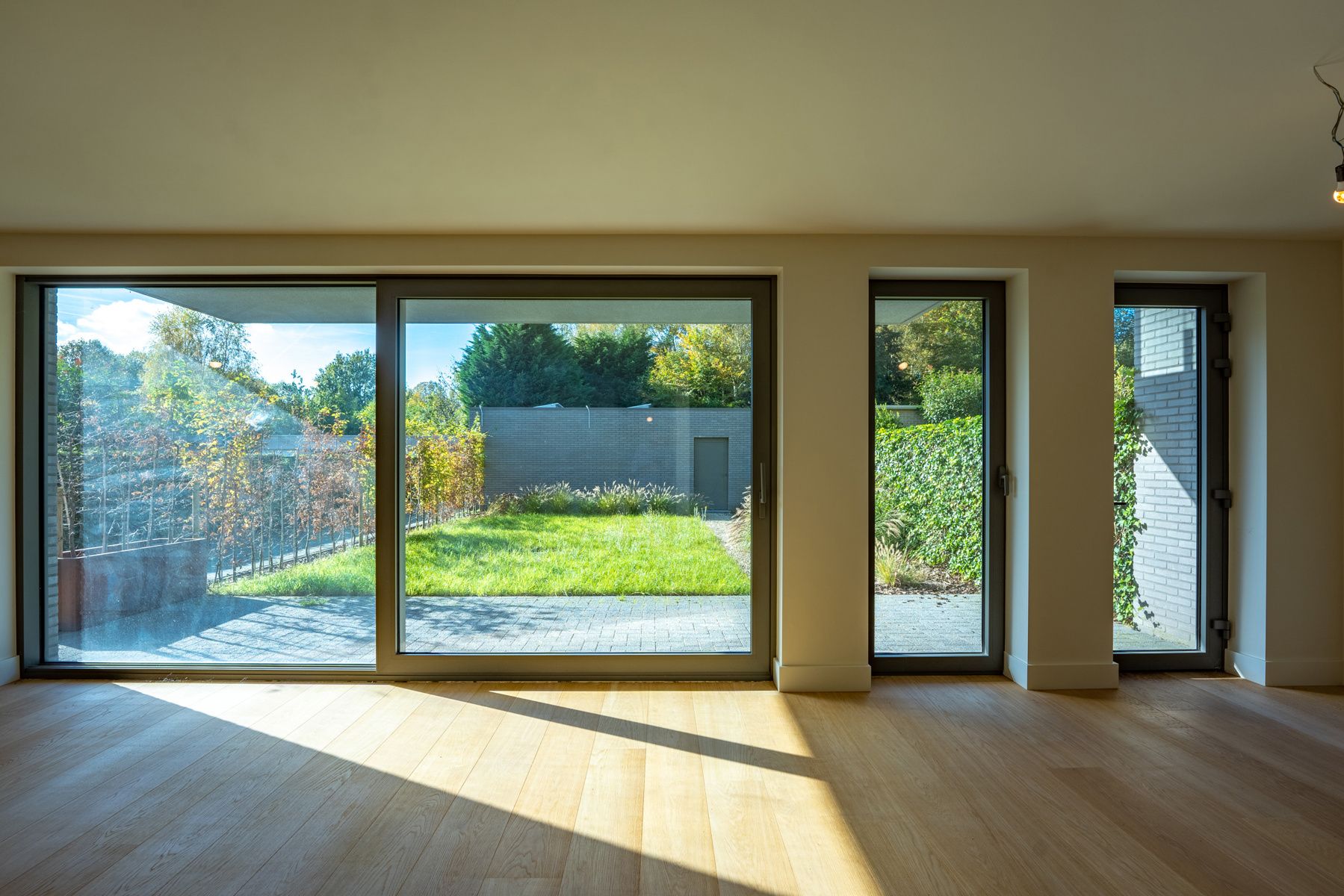 Centraal gelegen luxe nieuwbouwappartement op het gelijkvloers met 2 slaapkamers en tuin foto 8