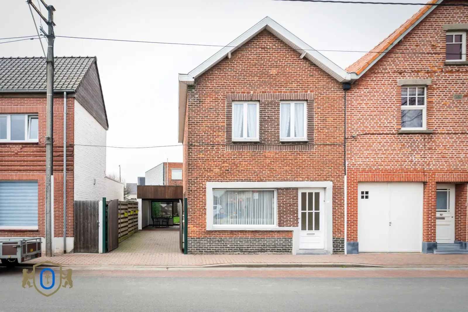 Halfopen 3-slpkr woning met tuin & garage foto 15