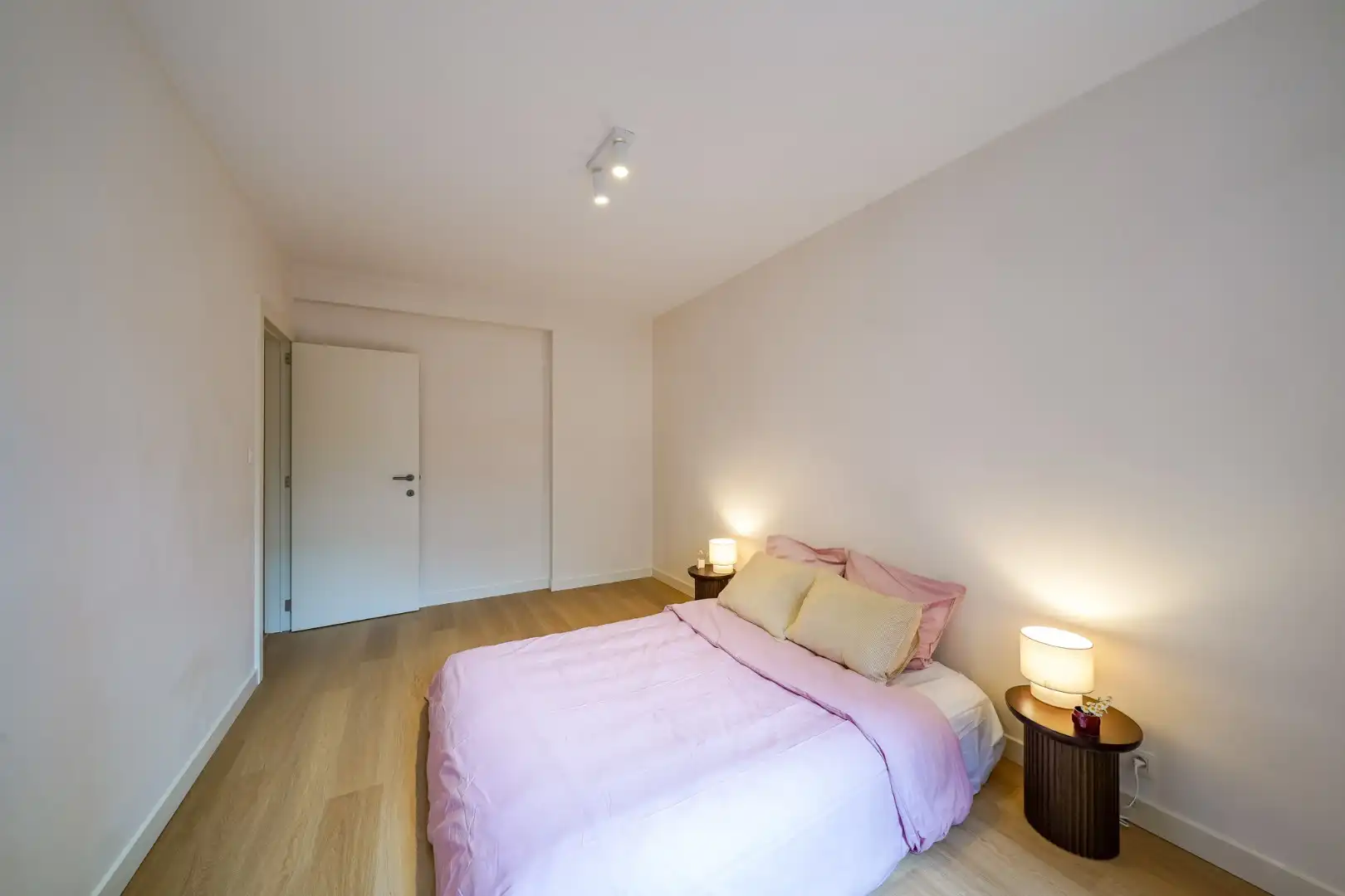 Luxueus gerenoveerd 3-slpk-appartement in hartje Oostende foto 24