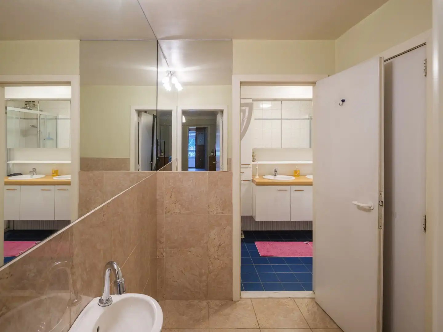 Ruim appartement met 3 slaapkamers aan het Zuidpark foto 13