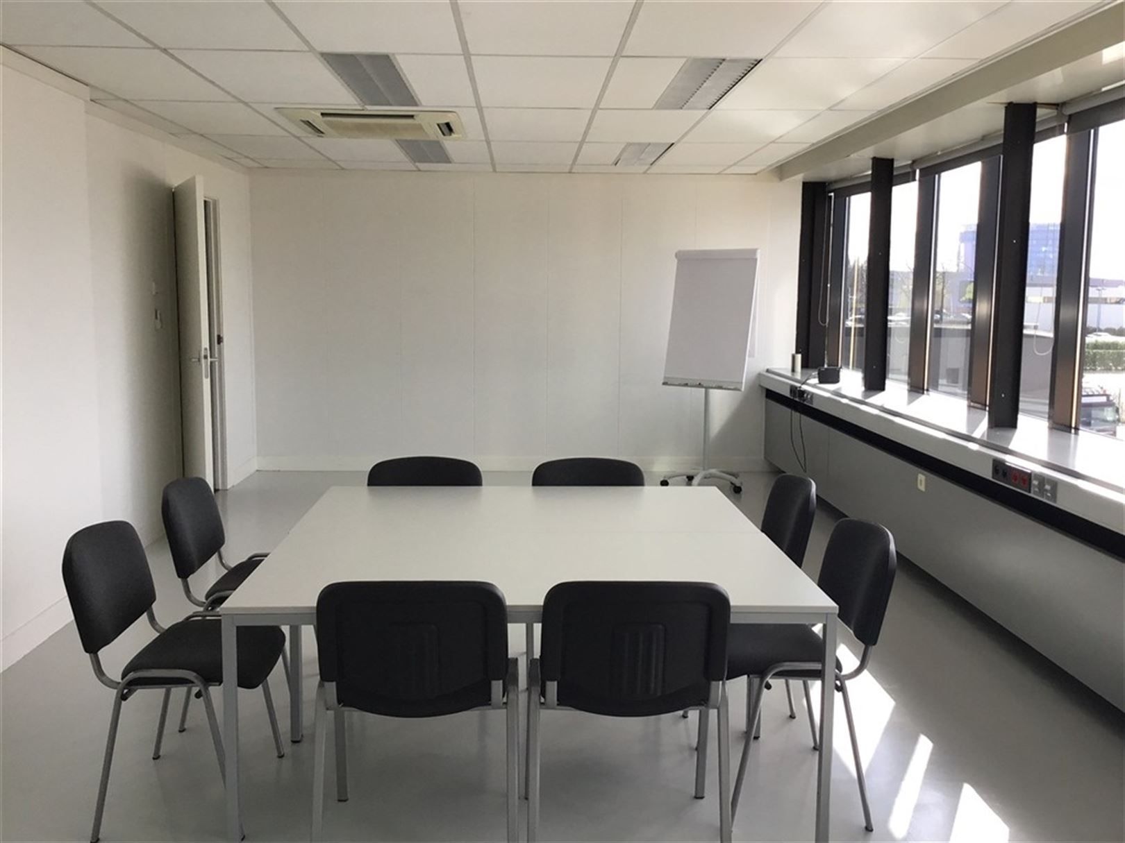 Uitstekend bereikbaar kantoor vlakbij UZ Gent foto 10