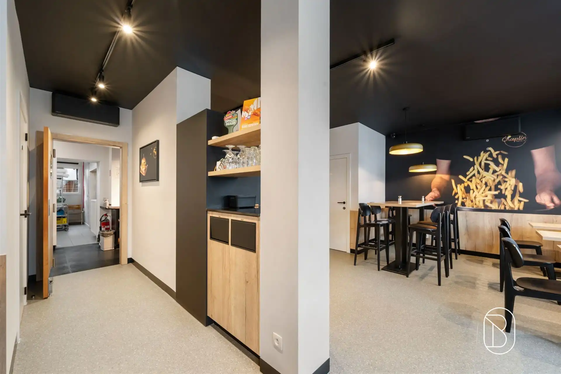 Topgelegen frituur en instapklaar duplex appartement foto 6