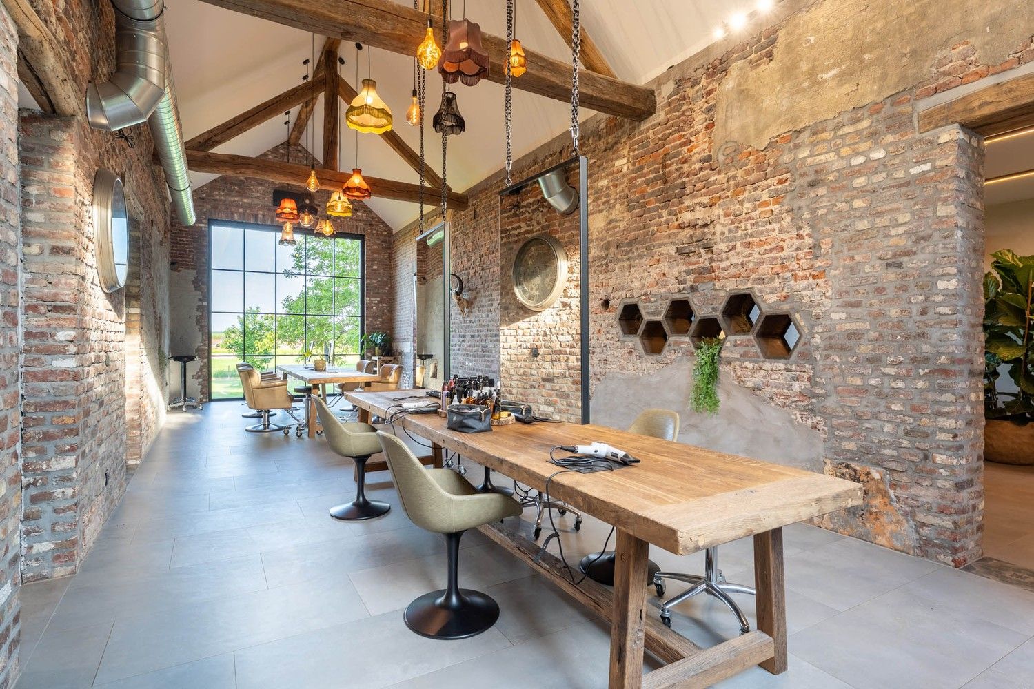 Karaktervol herenhuis met modern comfort in een groene, landelijke setting foto 11