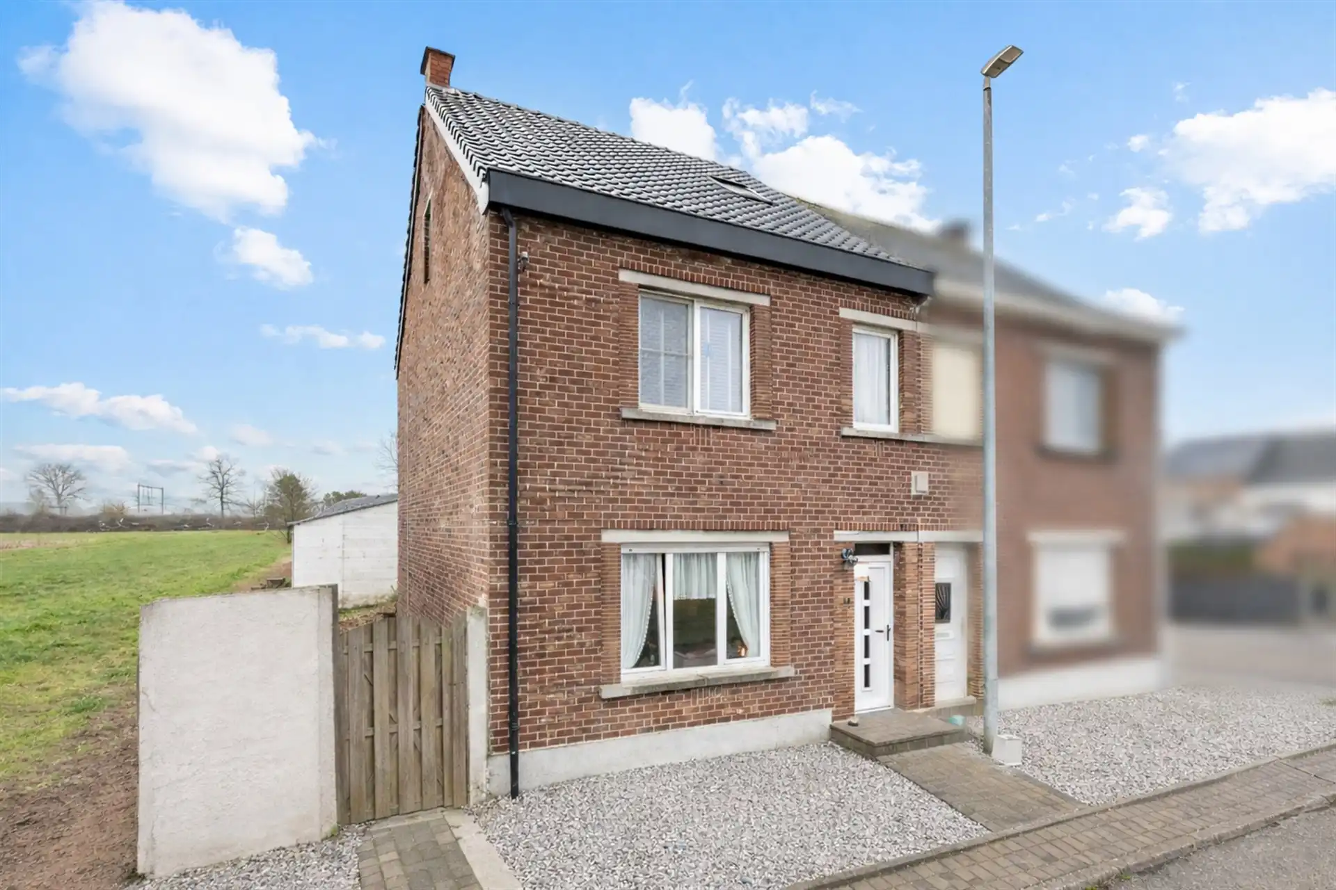 Hoofdfoto van de publicatie: Gezellige woning met 3 slpks op een perceel van 7a 4ca