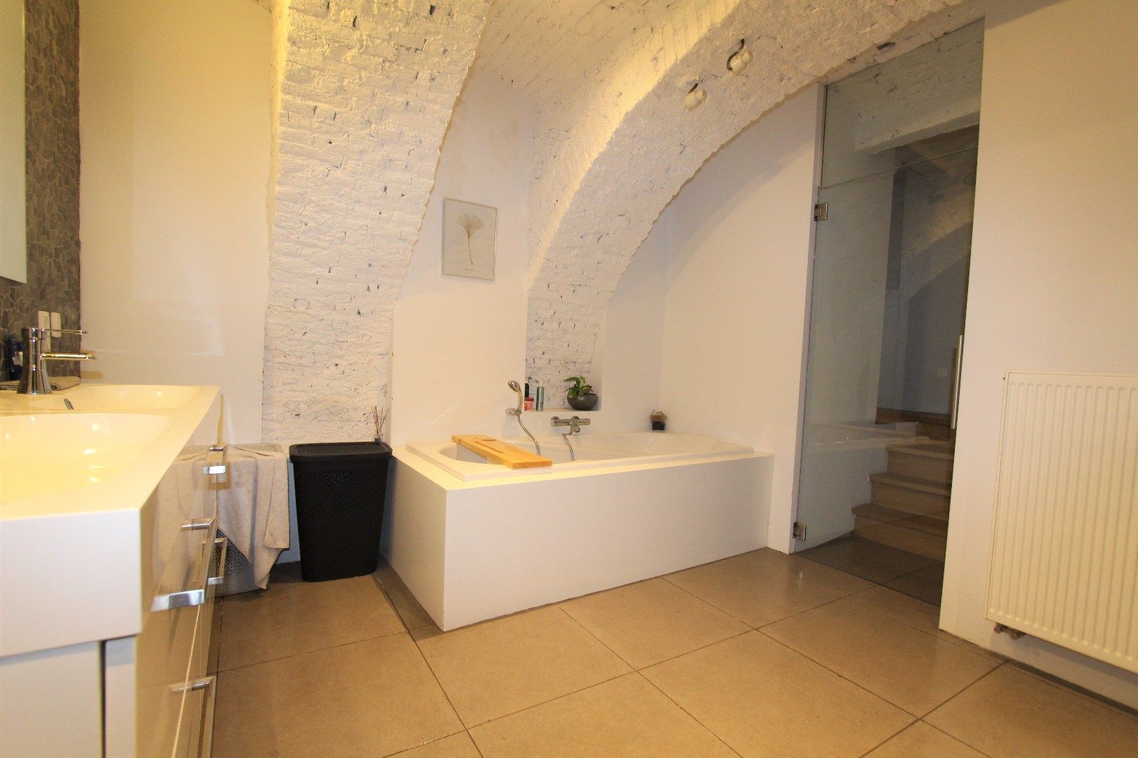 MODERN GELIJKVLOERS APPARTEMENT MET GROOT TERRAS EN PRIVATE PARKING foto 11