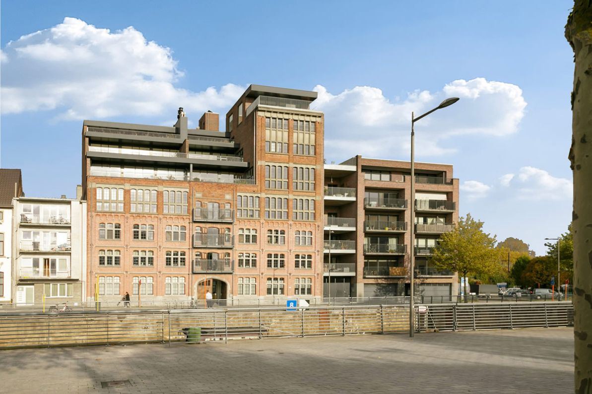 Stijlvol appartement met groot terras in centrum Aalst foto 1