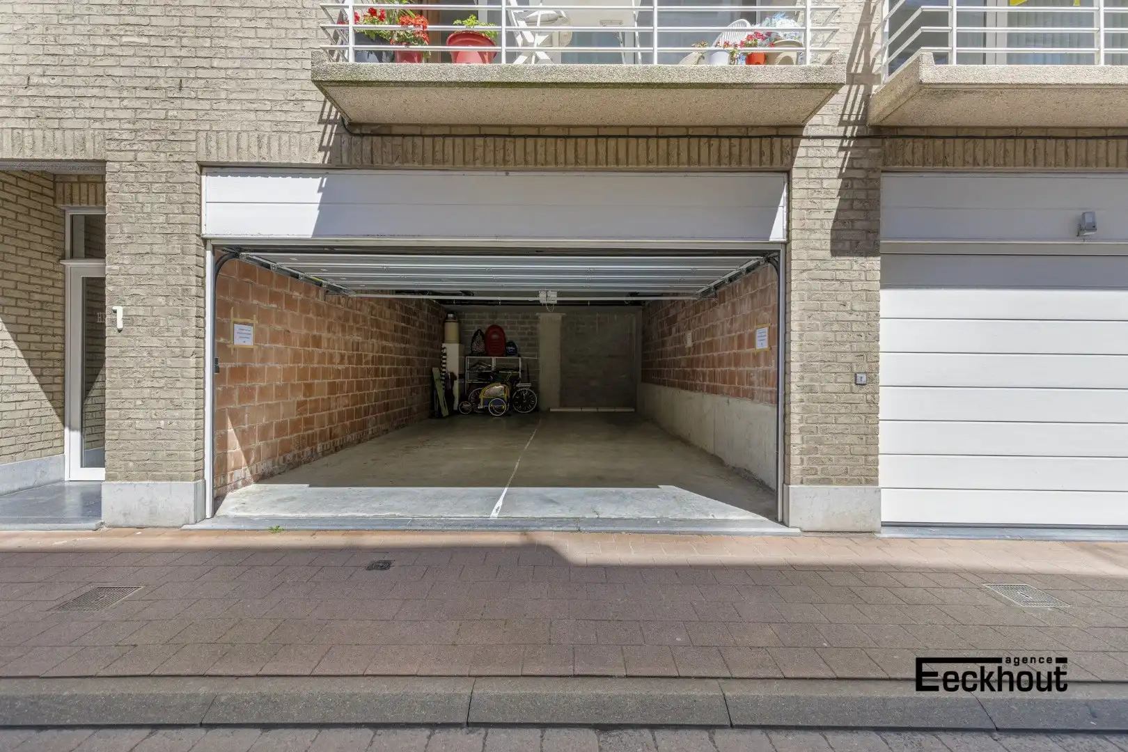 Instapklaar appartement met mooi terras en open zicht op de Bredense duinengordel. foto 13