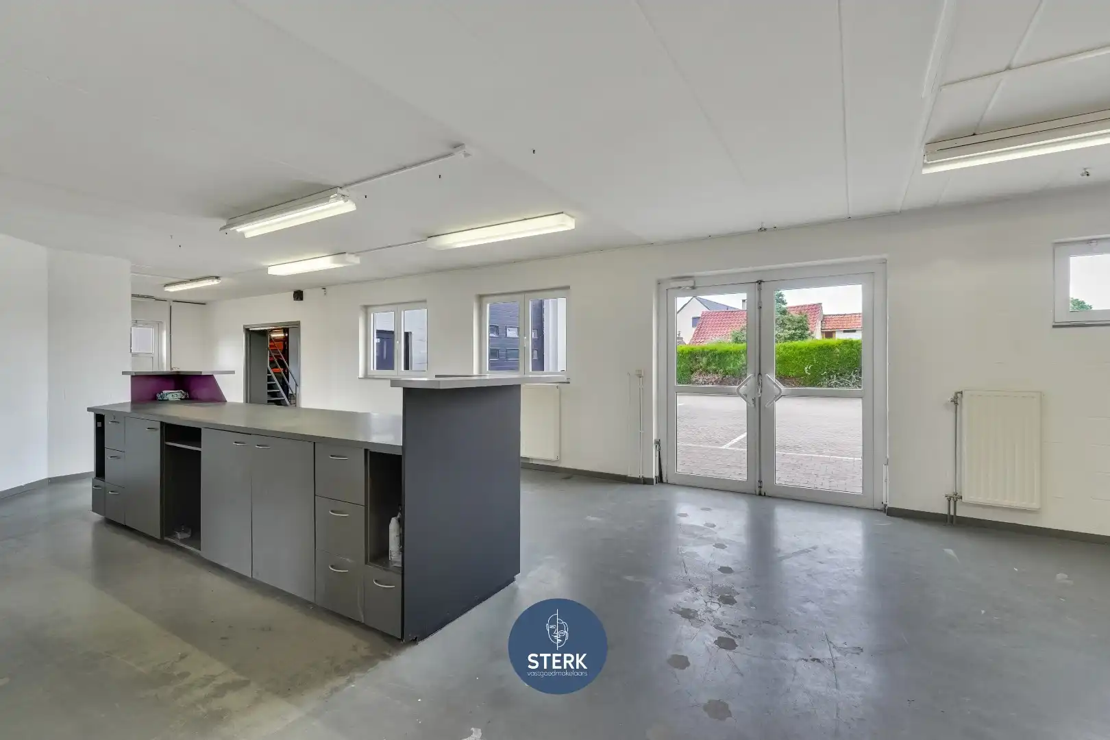 MULTIFUNCTIONEEL BEDRIJFSGEBOUW OP EEN ZICHTLOCATIE NABIJ MAASTRICHT !  foto 6