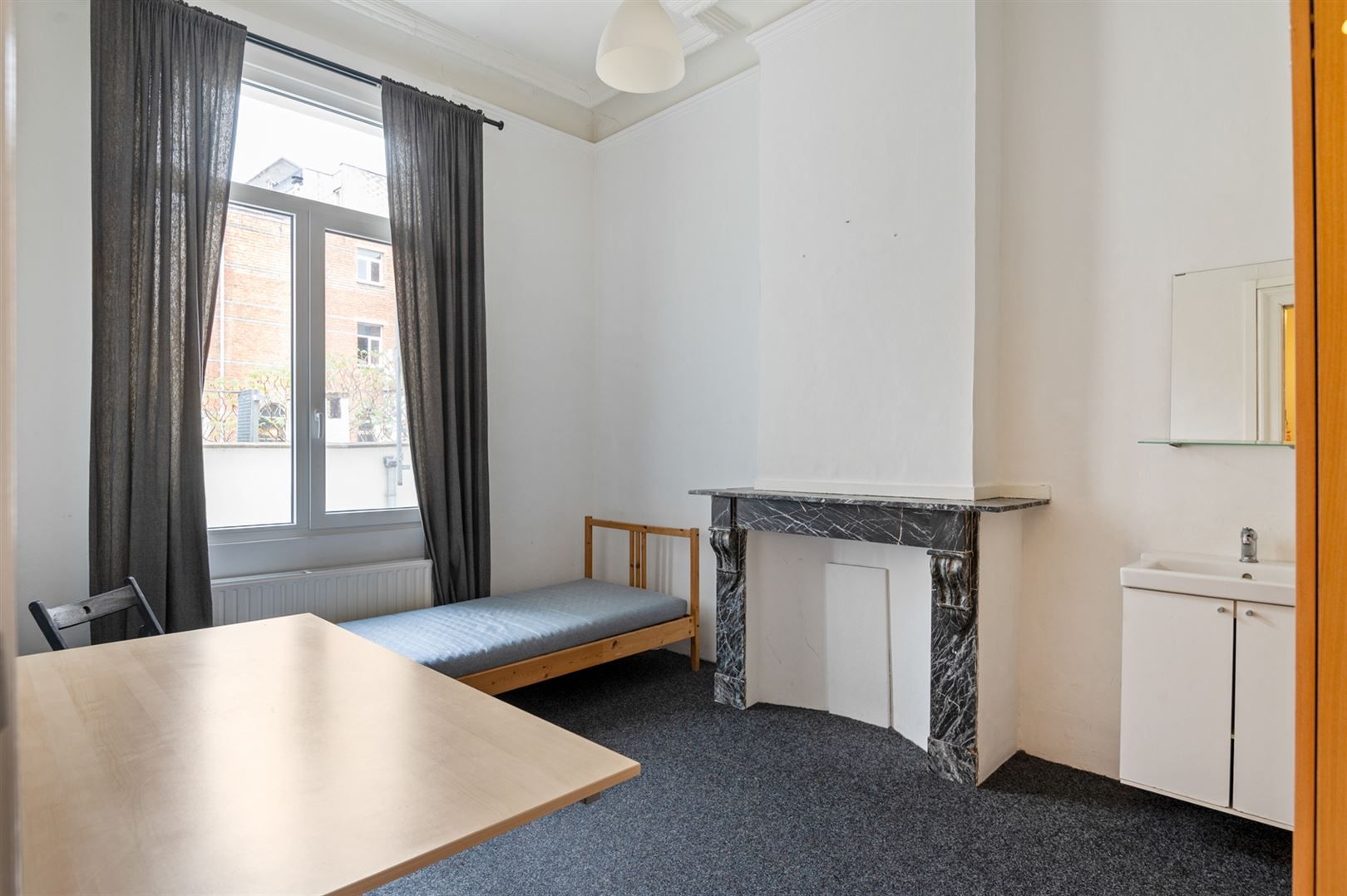 Ruime herenwoning (6 slaapkamers) aan het hippe Borgerhout  foto 9