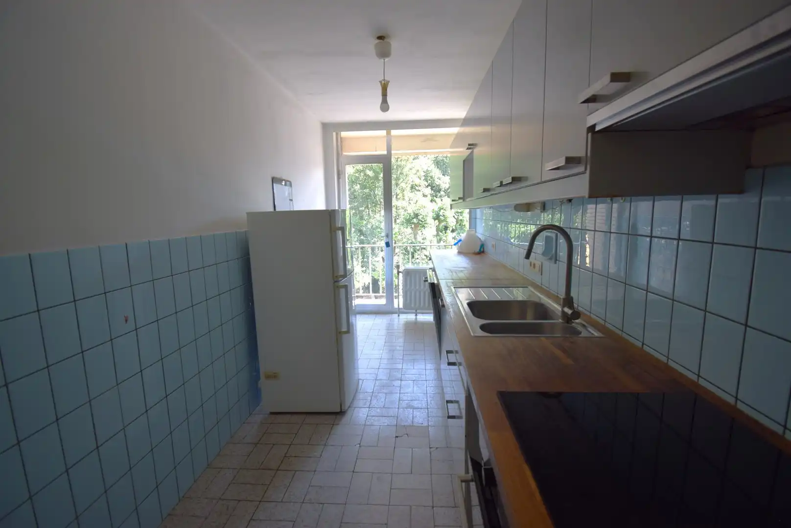 Appartement 2 slaapkamers met terras, kelder en autostaanplaats foto 3