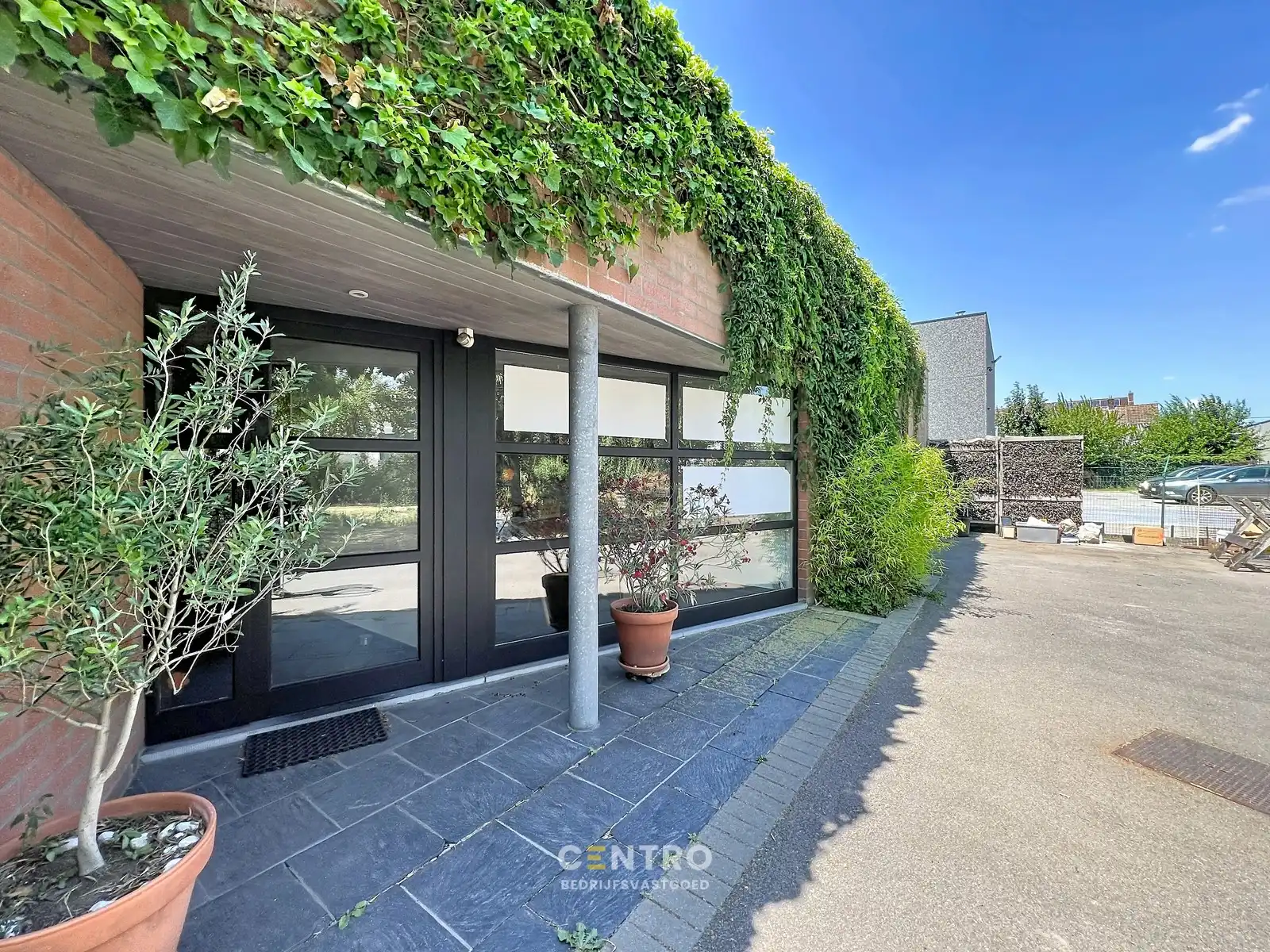 Magazijn met woning in Oostnieuwkerke mét uitbreidingsmogelijkheden - Ideaal voor combinatie wonen en werken. foto 18