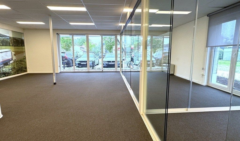 Lichtrijk kantoor te huur op zichtlocatie te Sint-Martens-Latem foto 7