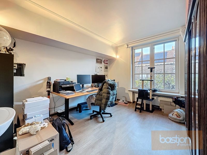 Prachtig gerenoveerd appartement met 2 slaapkamers foto 12