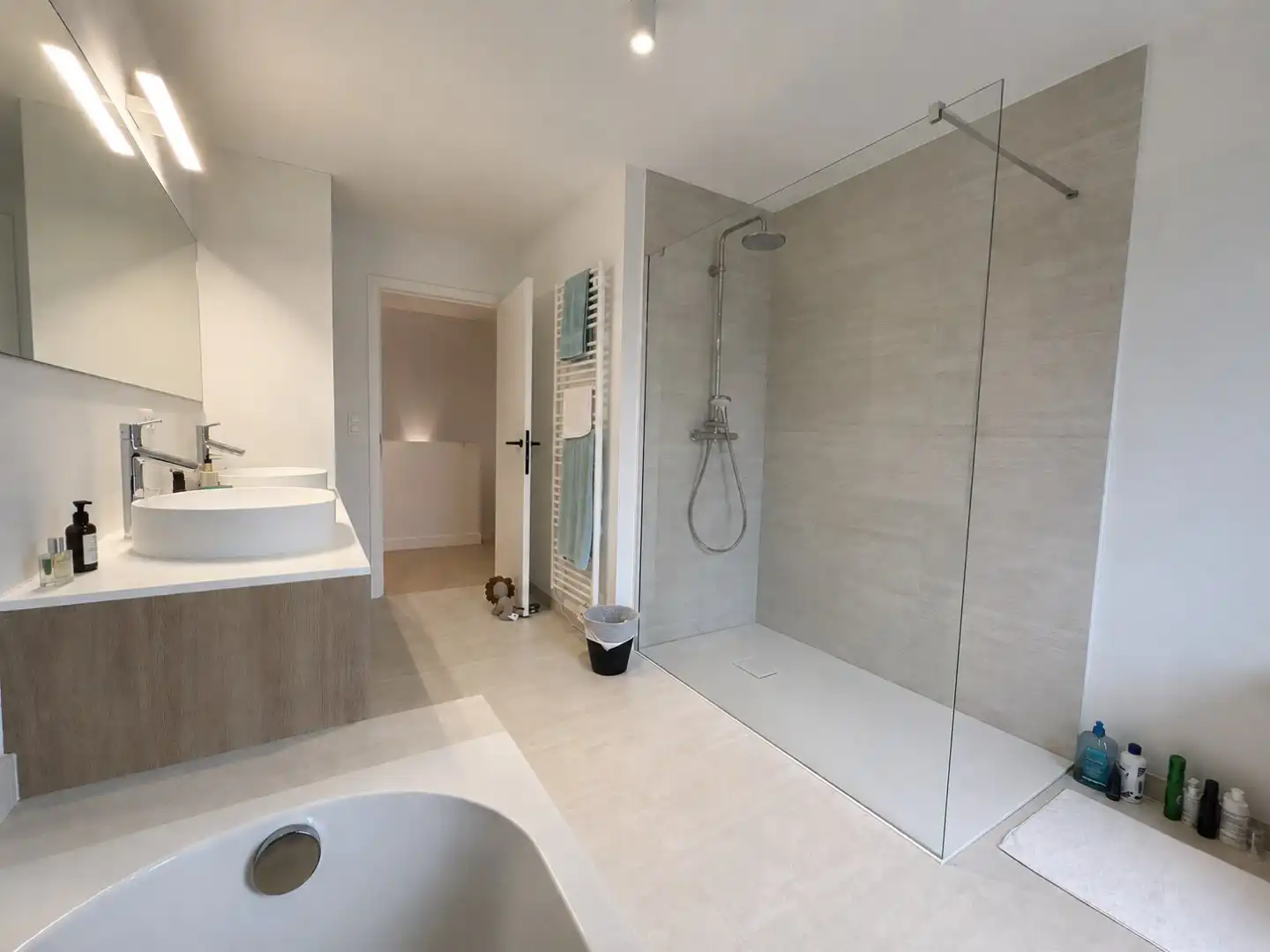 Eigentijds wonen, rustig gelegen. foto 14
