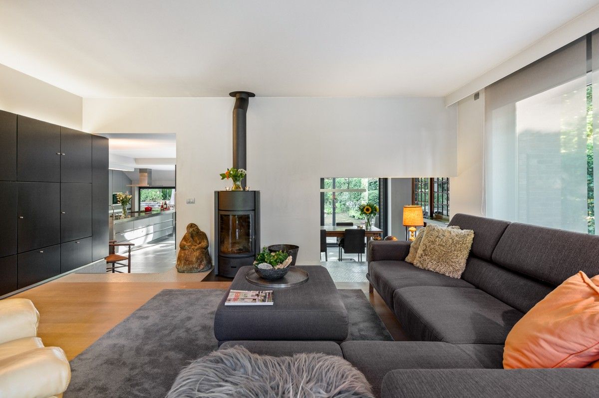 Verrassend ruime woning op 1289 m² gelegen aan een bosrand met mogelijkheid tot 4 slaapkamers foto 5