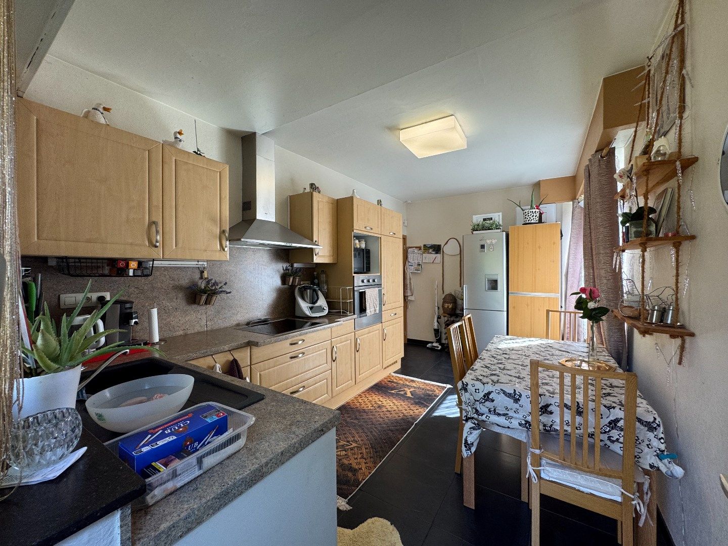 appartement op VERD. 1 met 3 kelderbergingen en garage foto 6
