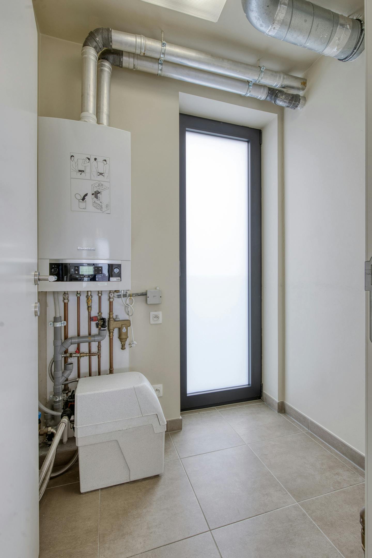 Instapklaar appartement te koop in centrum Waregem foto 13