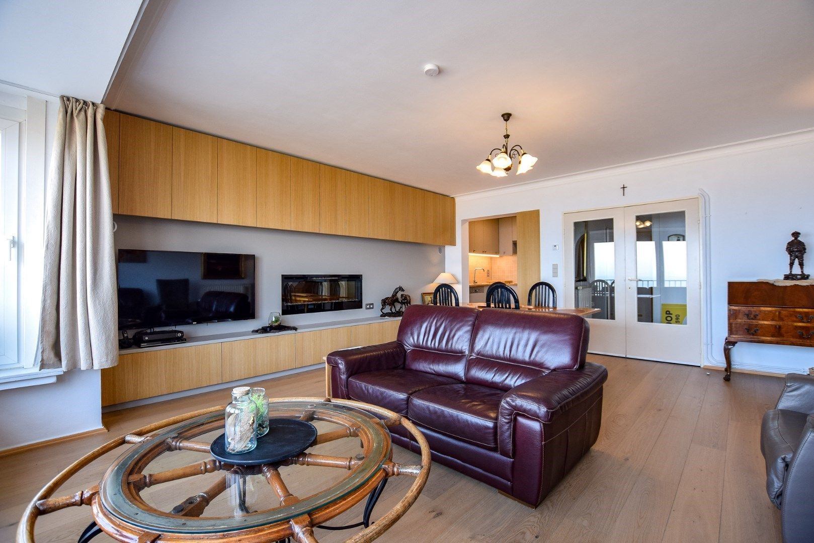 INSTAPKLAAR appartement (88m²) met FRONTAAL ZEEZICHT en 2/3 slaapkamer op de zeedijk te Koksijde-Bad. foto 12
