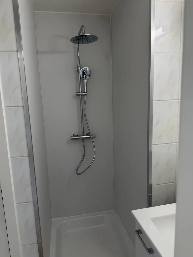 Zonnige dakstudio in een rustige wijk nabij de Nieuwpoortsesteenweg foto 5