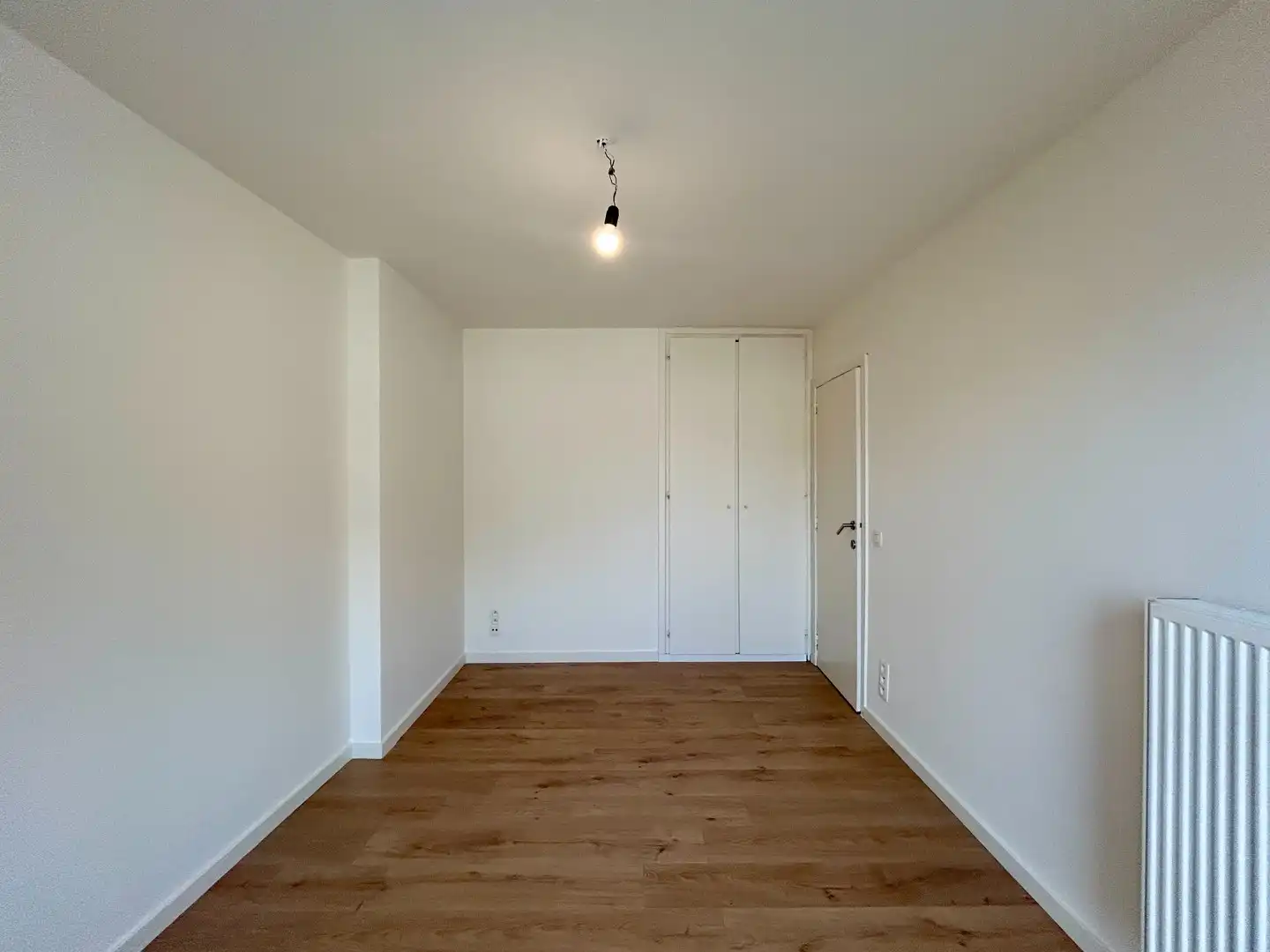 Instapklaar 2-slaapkamer appartement met terras in centrum Roeselare! foto 8