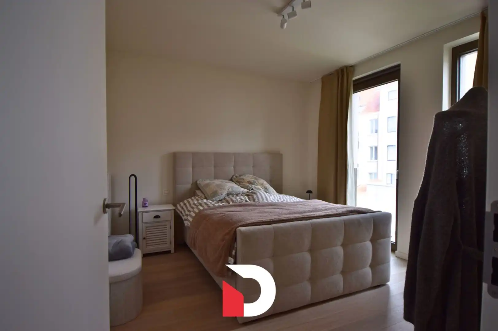 Prachtig zeer recent appartement met 2 slaapkamers, garagebox foto 8